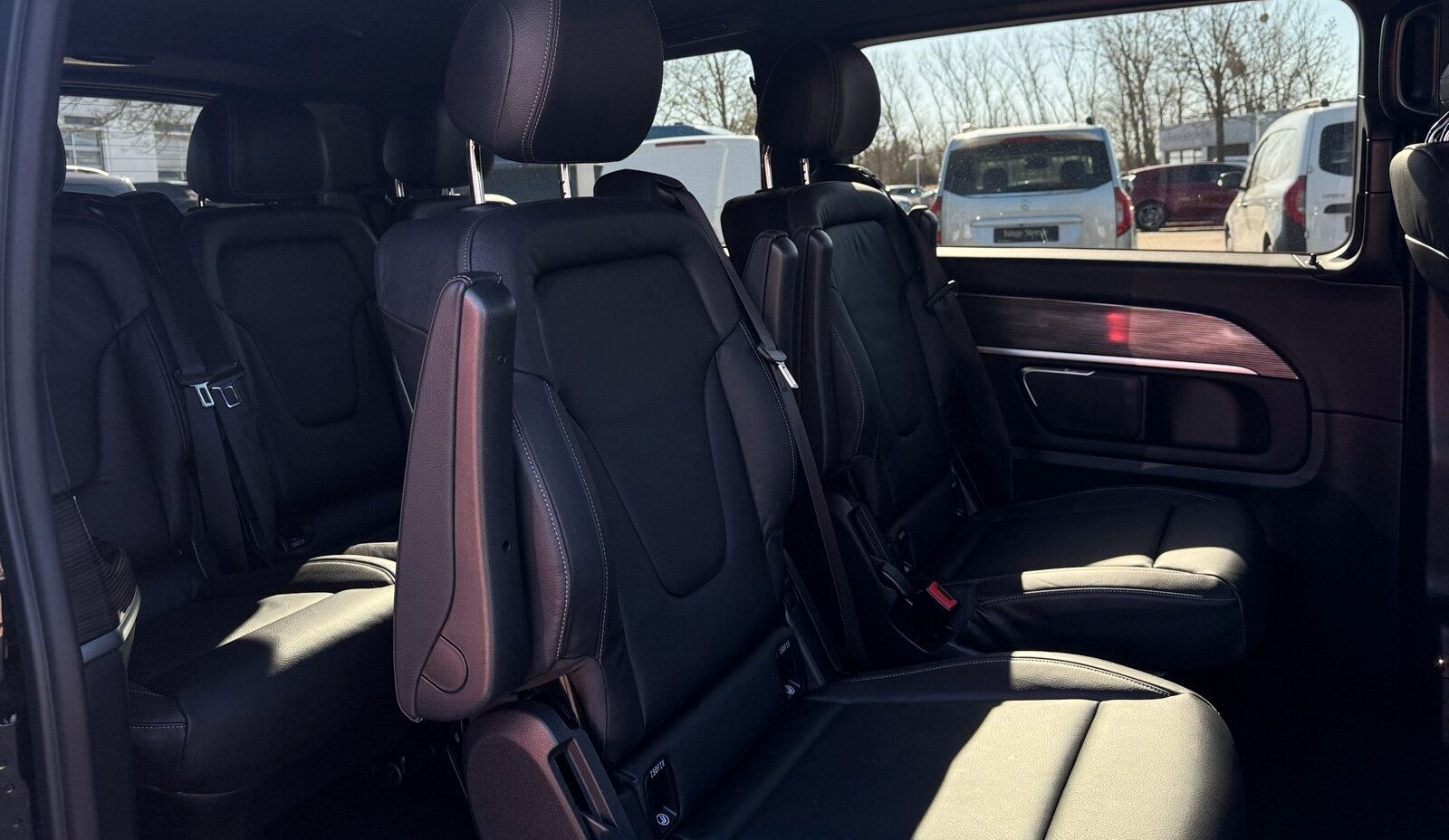 Mercedes-Benz V 300 d AVANTGARDE Lang DISTR. Navi LED AHK foto 17