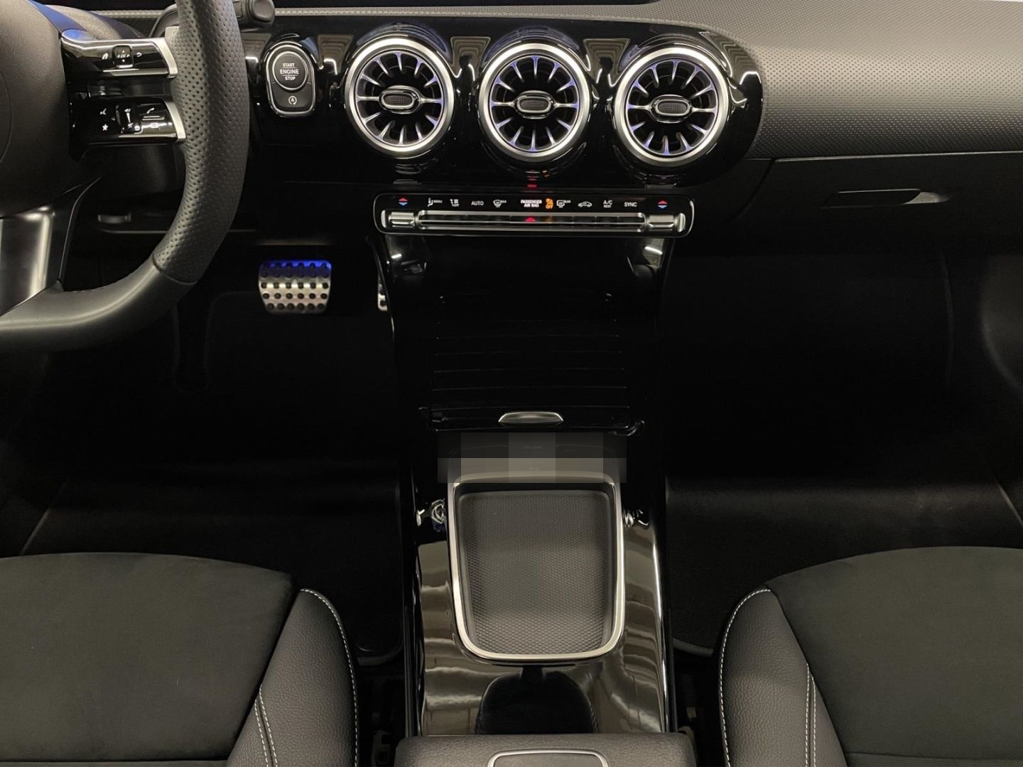 Mercedes-Benz CLA 200 d COUPE AMG NIGHT DISTR MULTIBEAM KAMERA foto 9