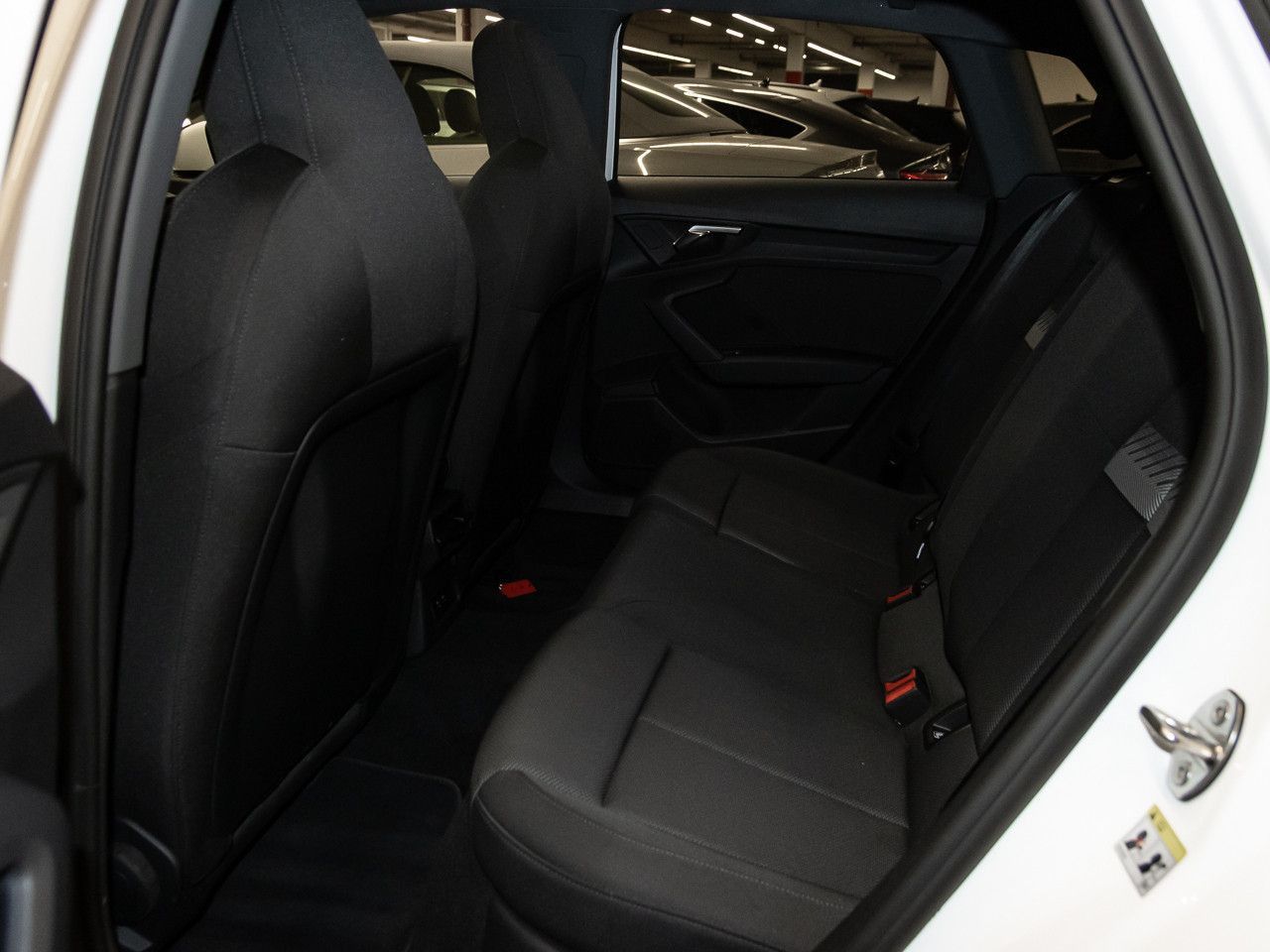 Audi A3 Sportback 35 TFSI S line LED Keyless Pano foto 15