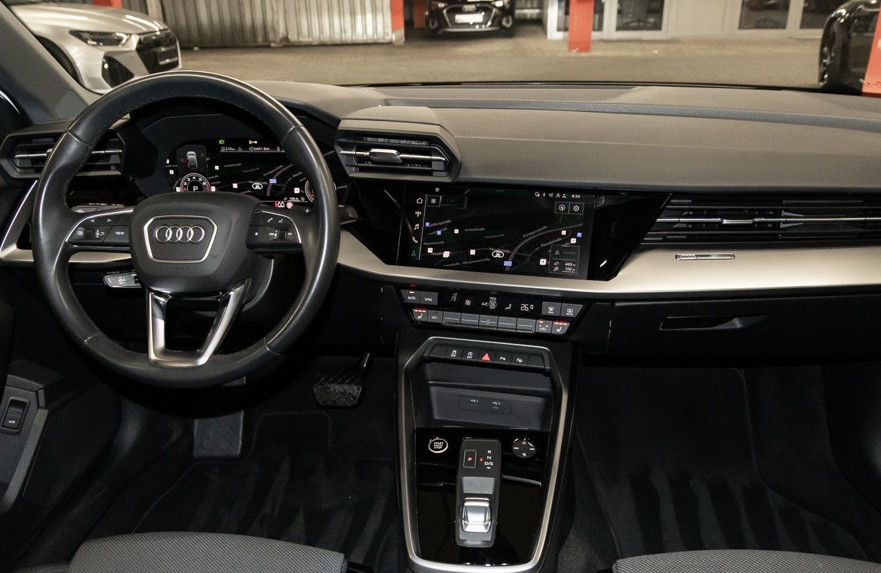 Audi A3 Sportback 35 TFSI S line LED Keyless Pano foto 16