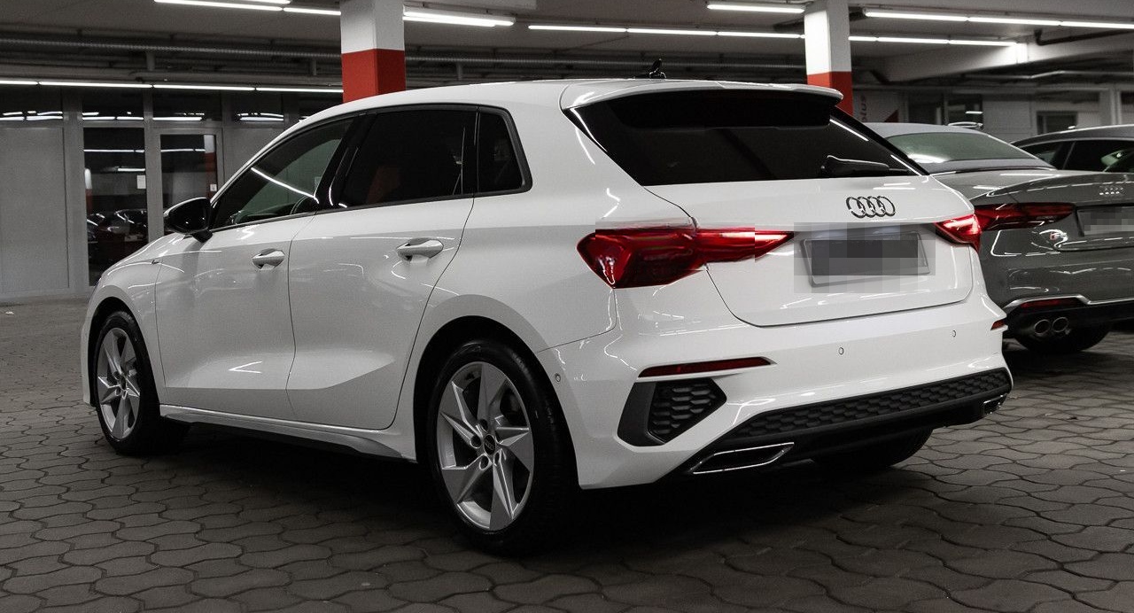 Audi A3 Sportback 35 TFSI S line LED Keyless Pano foto 5