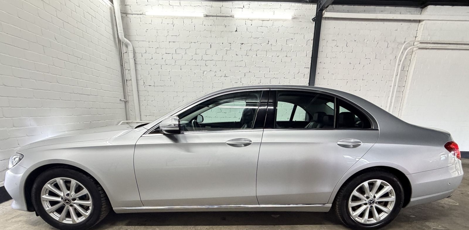 Mercedes-Benz E 250 9G-TR Avantgarde | LED | RFK | AMBIENTE foto 4