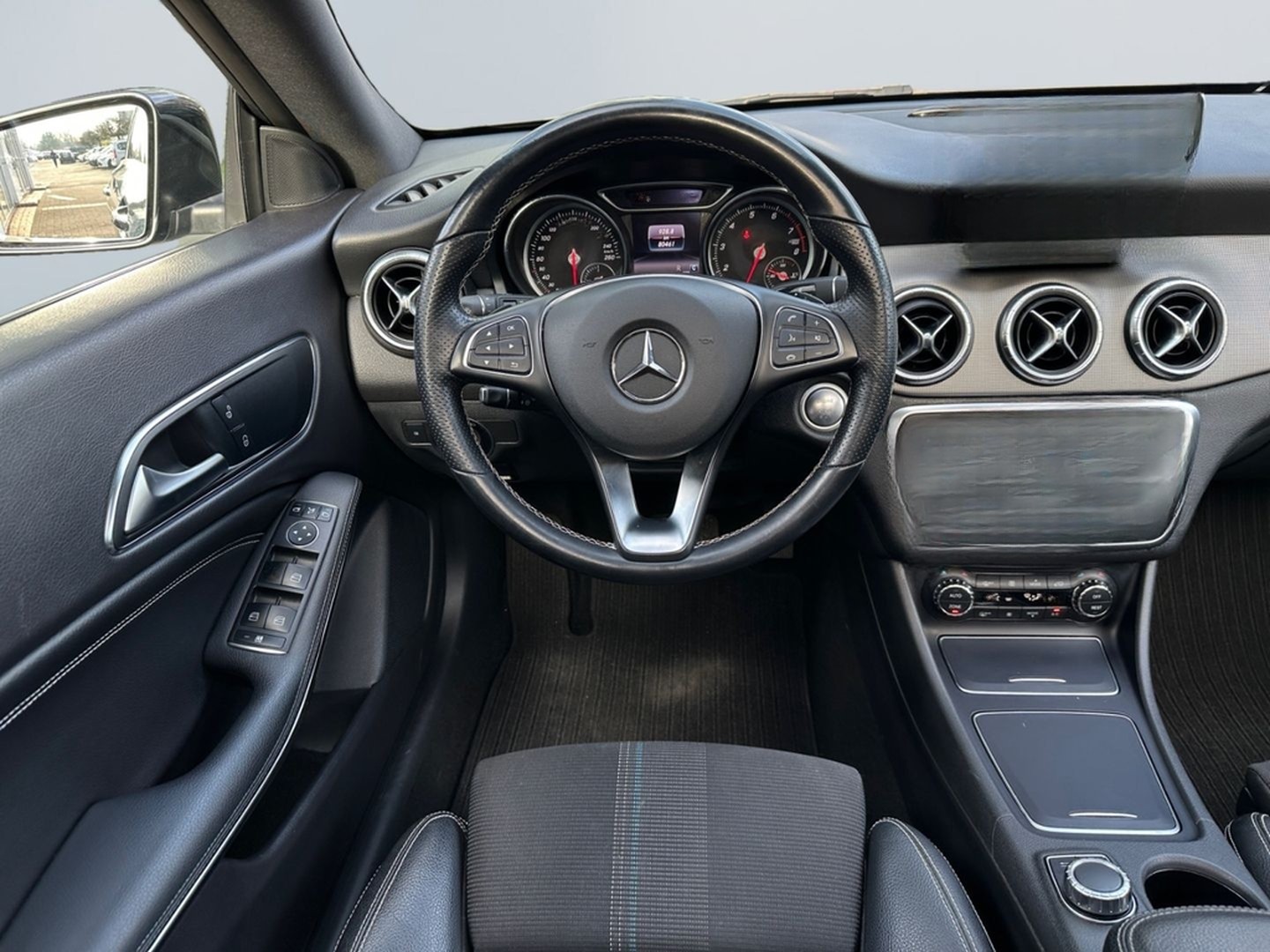 Mercedes-Benz CLA 200 Shooting Brake 7G Urban *LED*StHz*Pano* foto 13