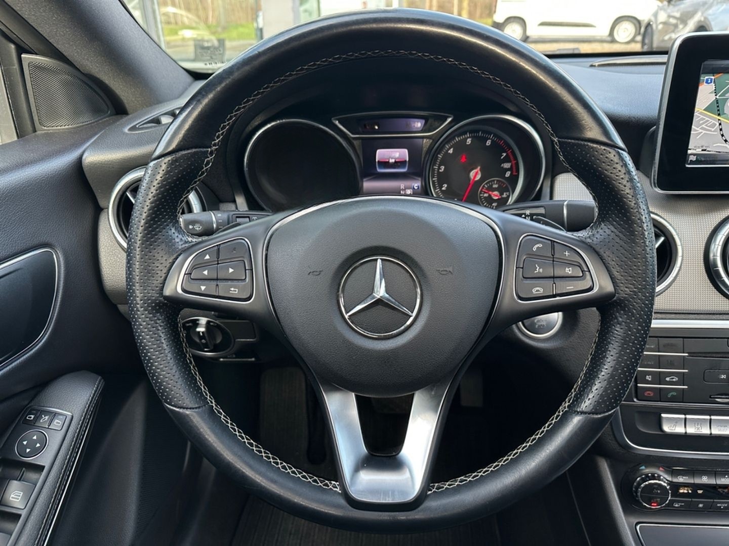 Mercedes-Benz CLA 200 Shooting Brake 7G Urban *LED*StHz*Pano* foto 14
