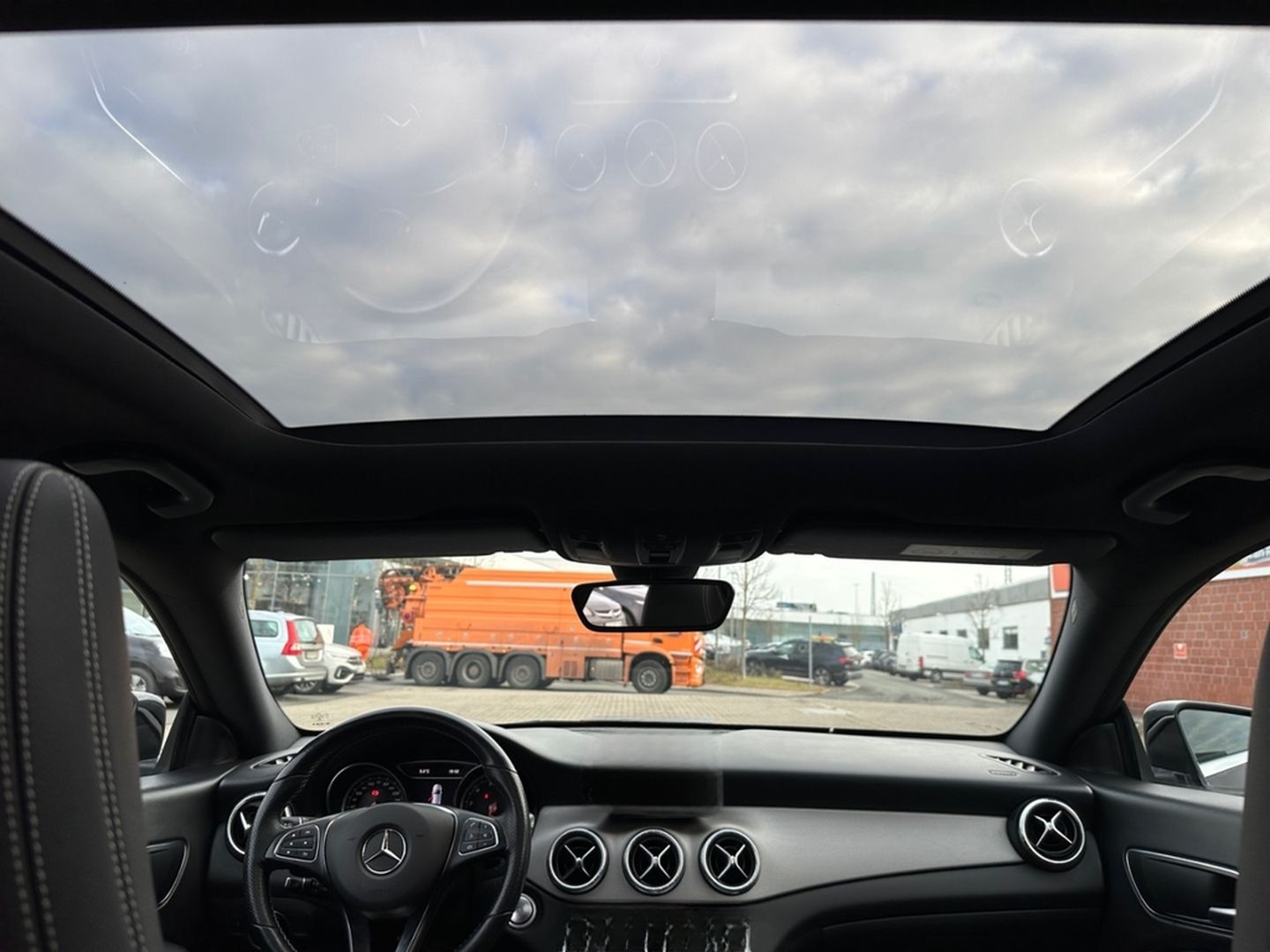 Mercedes-Benz CLA 200 Shooting Brake 7G Urban *LED*StHz*Pano* foto 30
