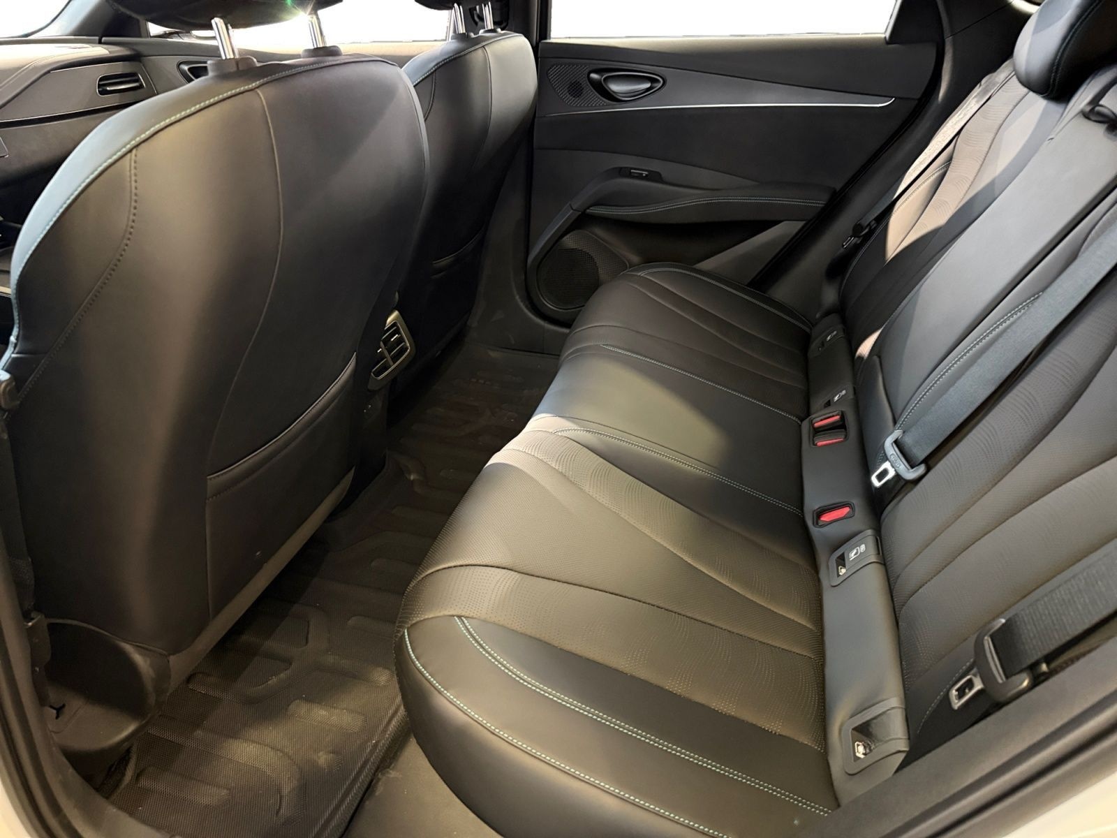 BYD Seal 6 DM-i Touring Comfort foto 9