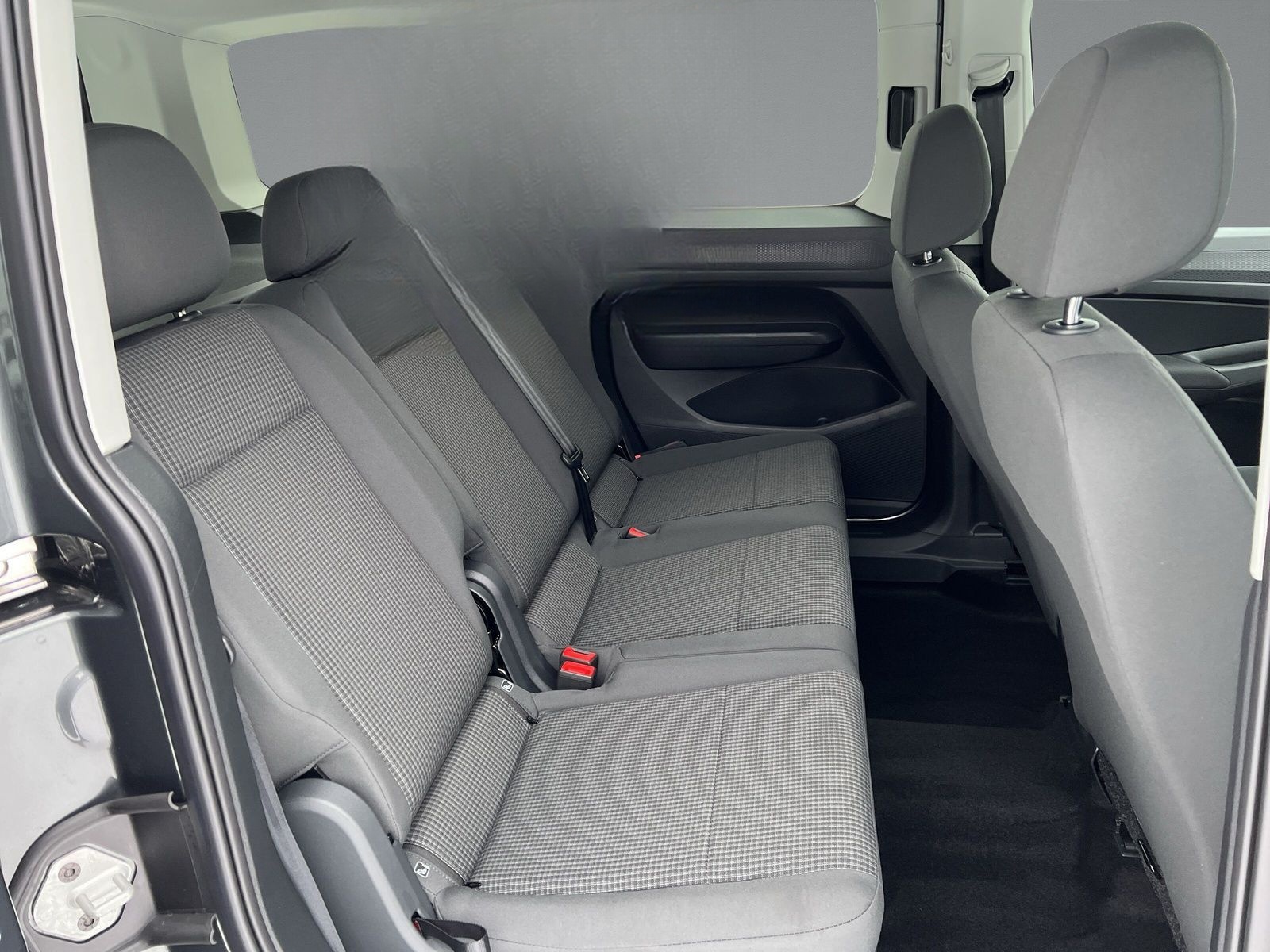 Volkswagen Caddy 1.5 TSI APP CON.+KAMERA+SITZH+PDC+ACC+AHK foto 12