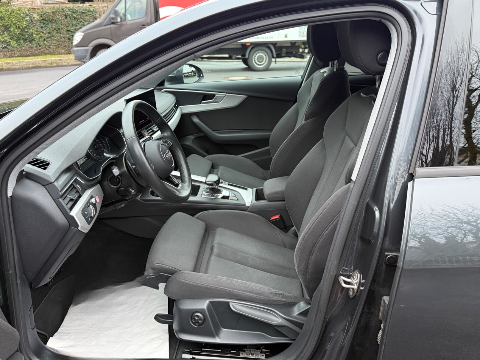 Audi A4 Avant 35 TDI basis foto 9