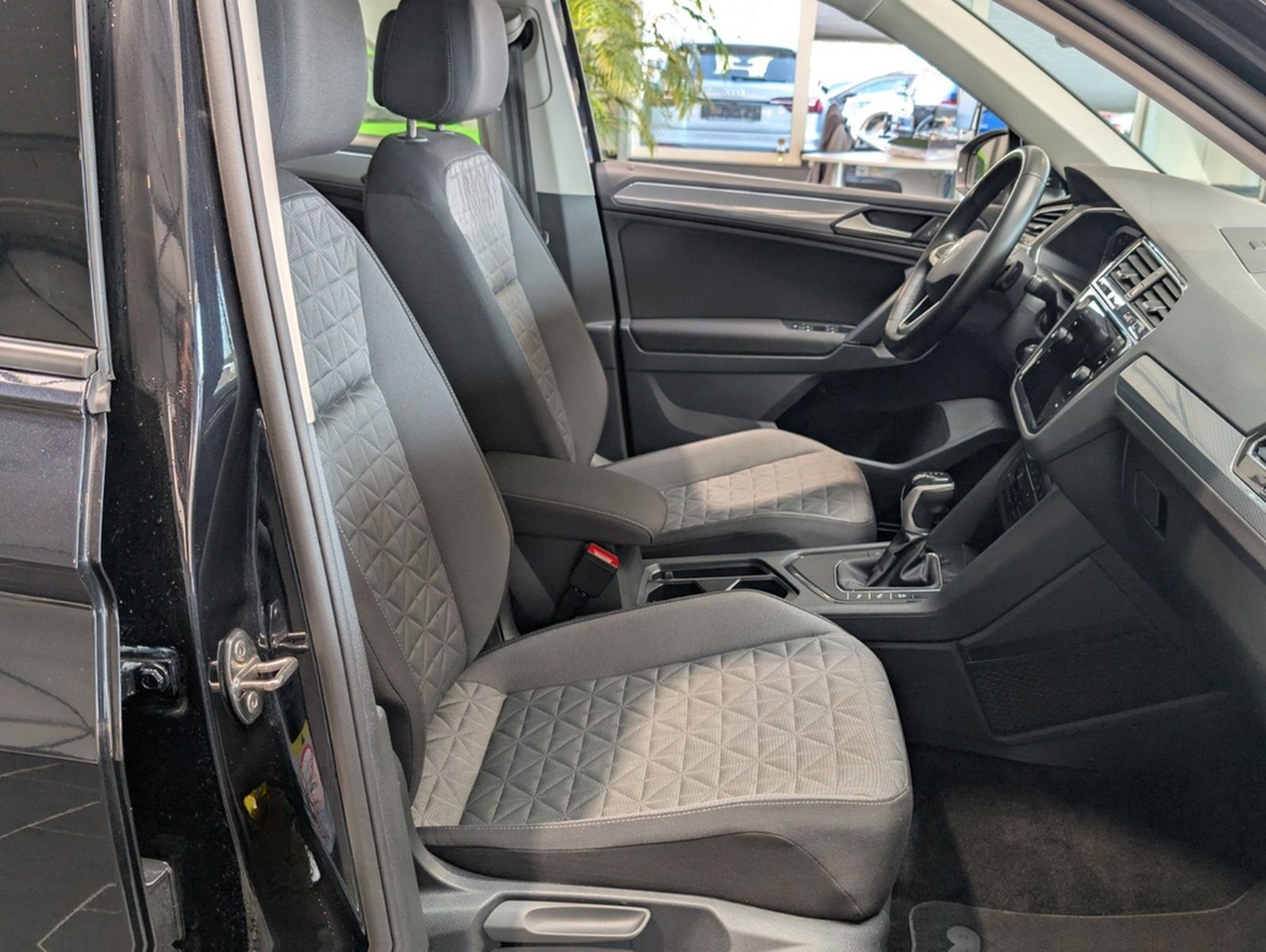 Volkswagen Tiguan 2.0 TDI SCR DSG Life 8-fach 1.Hand foto 11