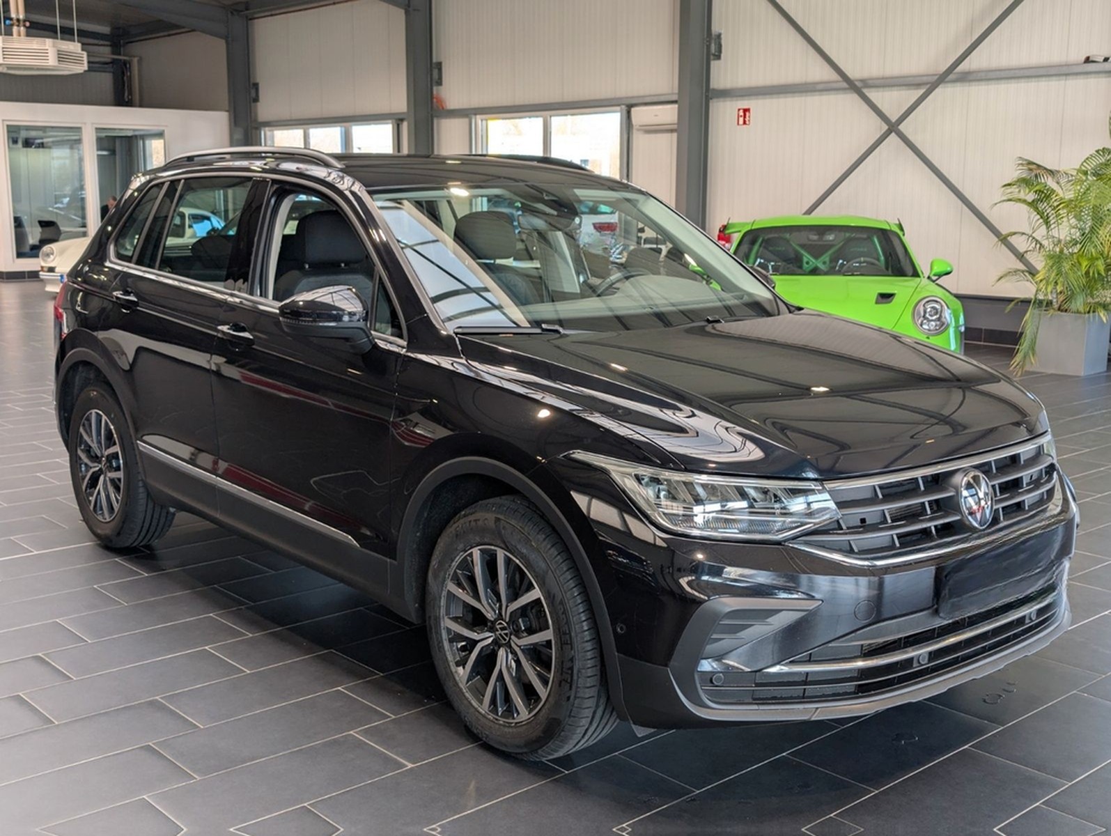 Volkswagen Tiguan 2.0 TDI SCR DSG Life 8-fach 1.Hand foto 3
