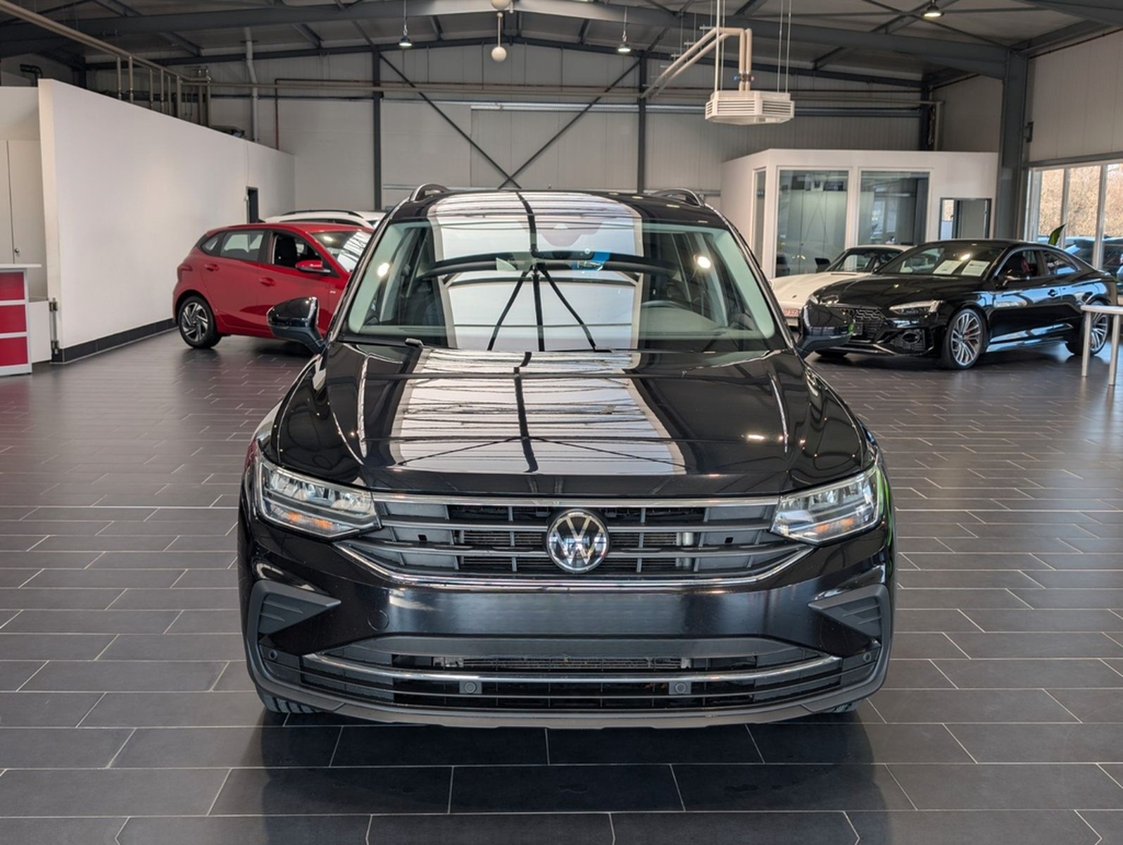 Volkswagen Tiguan 2.0 TDI SCR DSG Life 8-fach 1.Hand foto 5