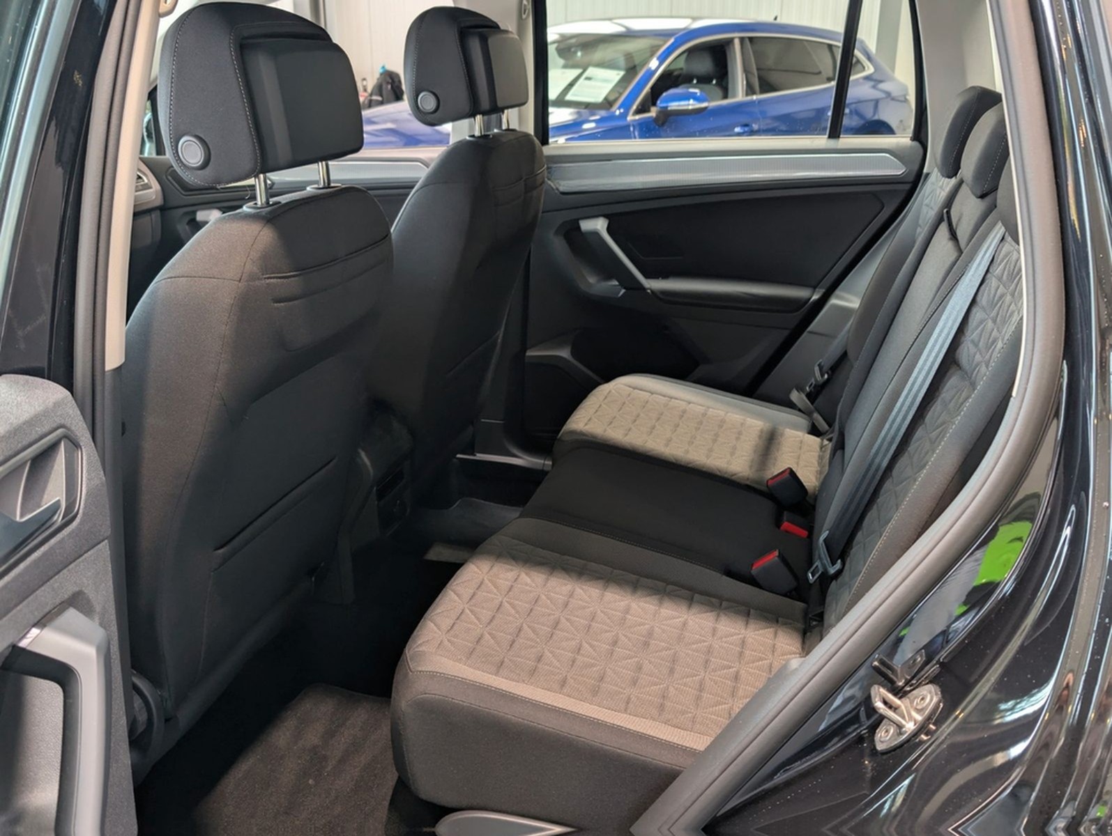 Volkswagen Tiguan 2.0 TDI SCR DSG Life 8-fach 1.Hand foto 10