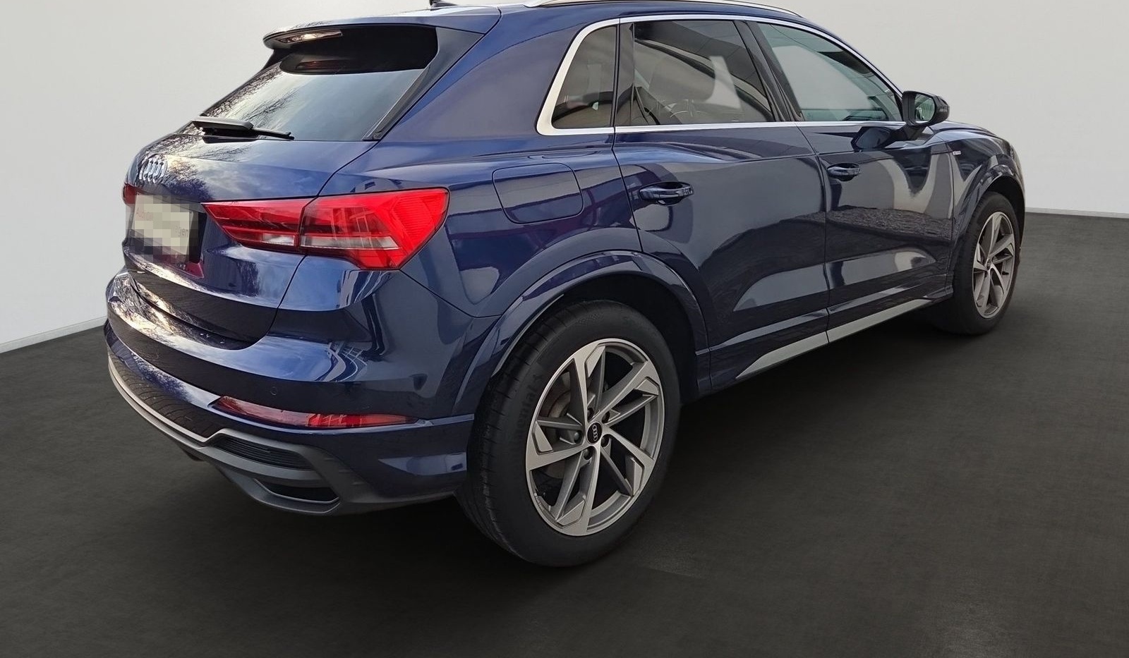 Audi Q3 S-LINE 35TFSI ALCANTARA+KAMERA+KEYLESS+NAVI+L foto 4