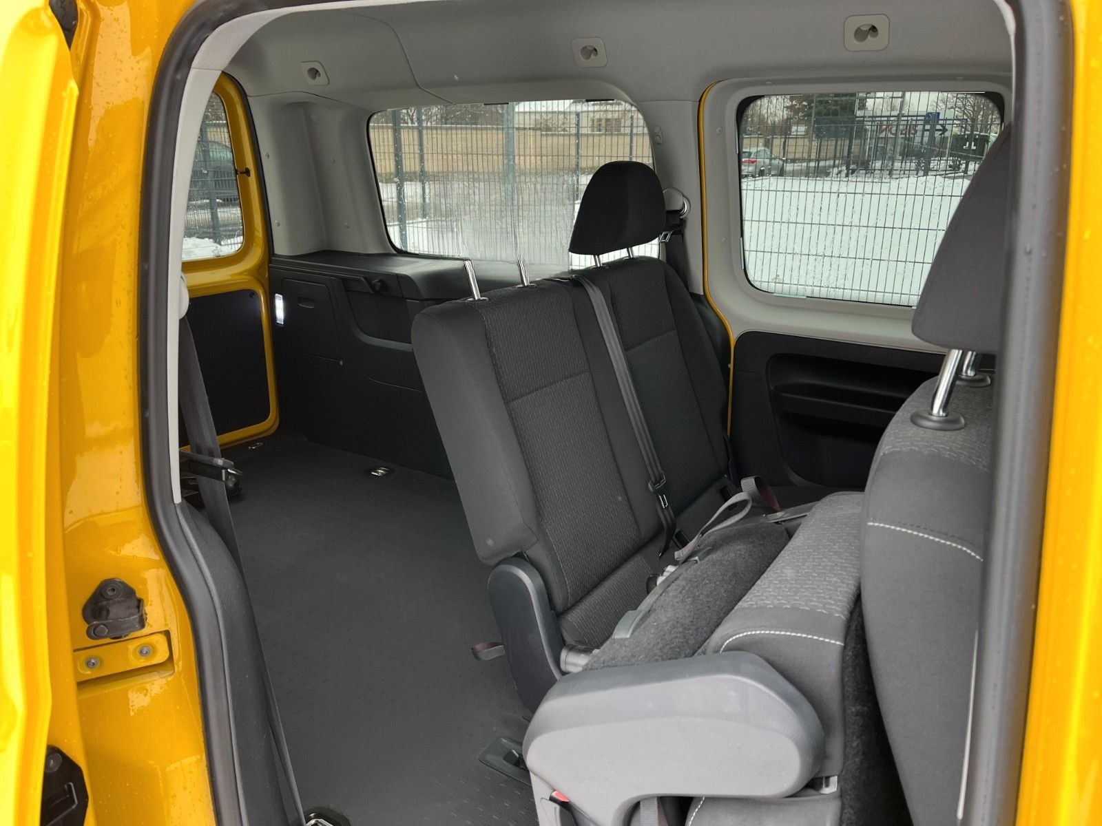 Volkswagen Caddy Maxi Trendline BMT KLima AHZV Insp.neu foto 16