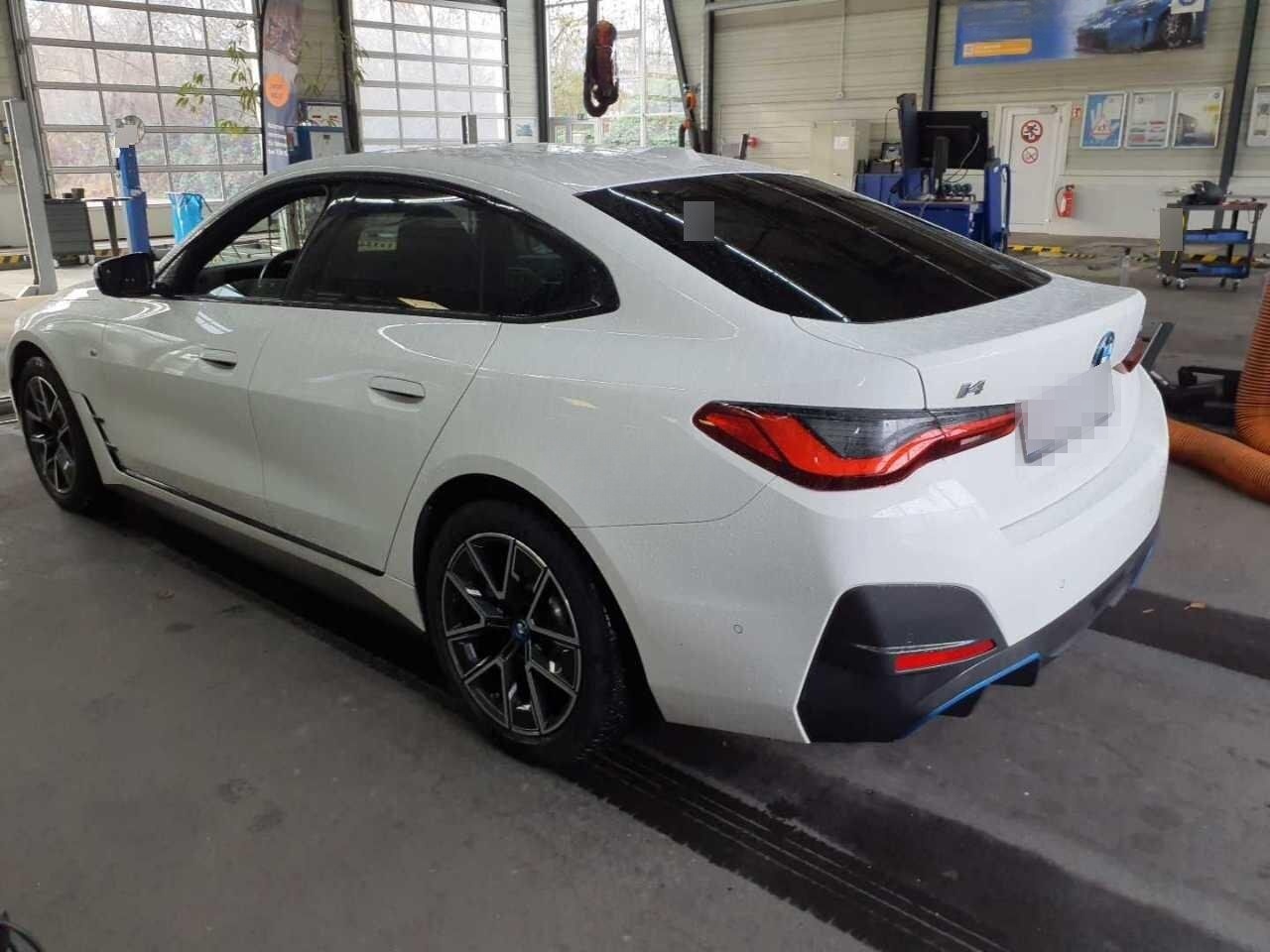 BMW i4 eDrive40 GranCoupe M Sport Shadow Live Cockpi foto 2