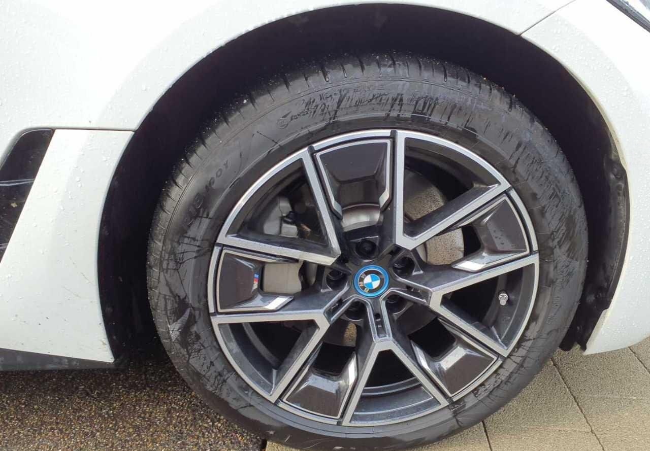 BMW i4 eDrive40 GranCoupe M Sport Shadow Live Cockpi foto 12