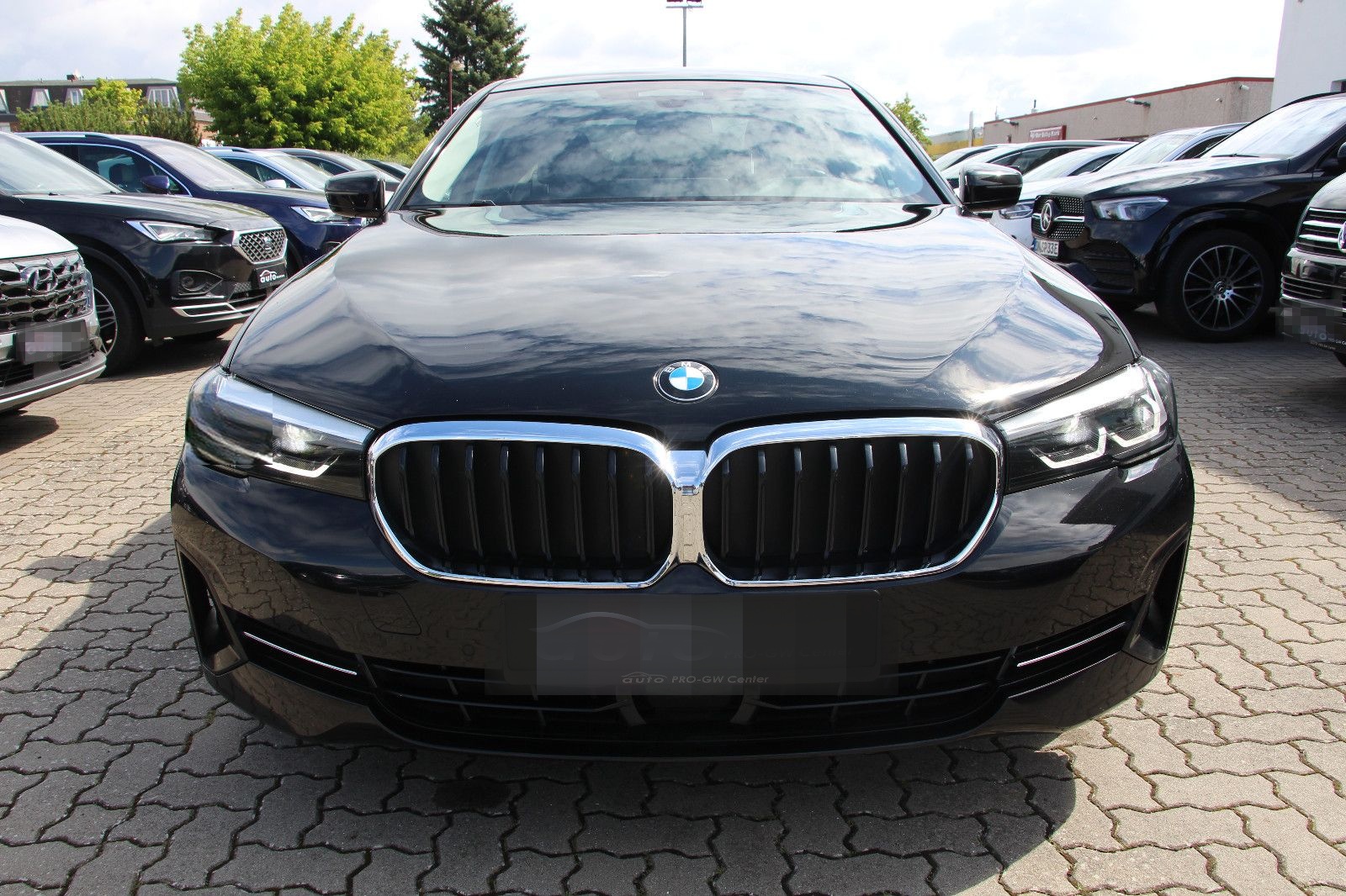 BMW 5 Lim. 520 d xDrive foto 2