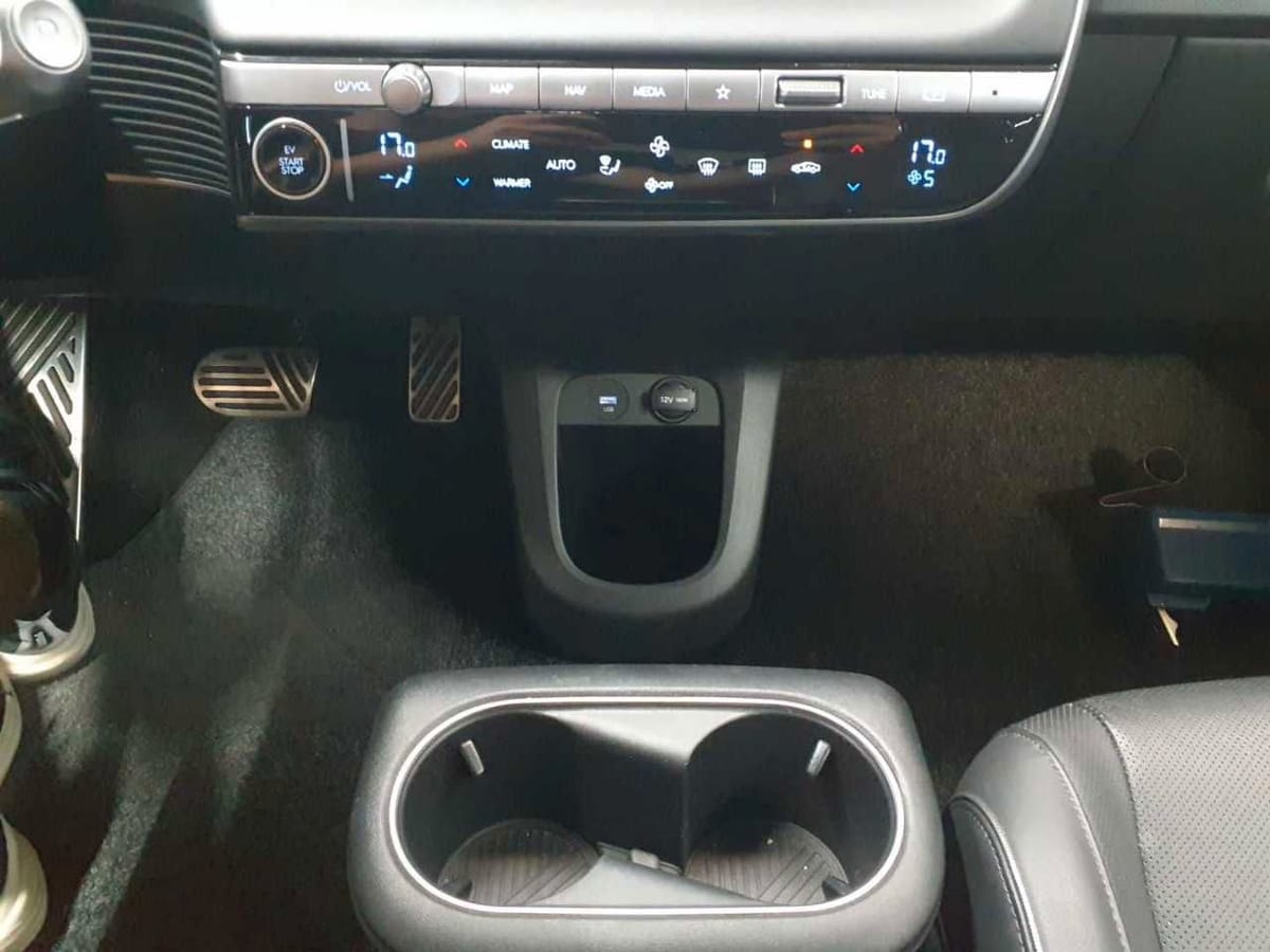 Hyundai IONIQ 5 72,6 kWh 4WD Uniq Navi Leder foto 10