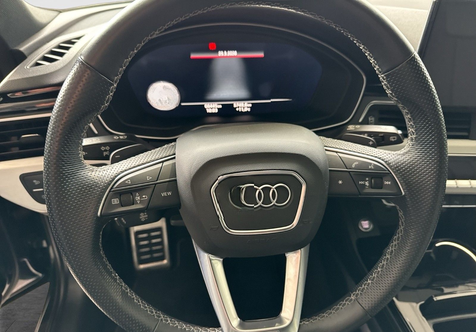 Audi A4 Avant 40 Qu. S LINE AHK 360CAM LM18 NAVI+ foto 14