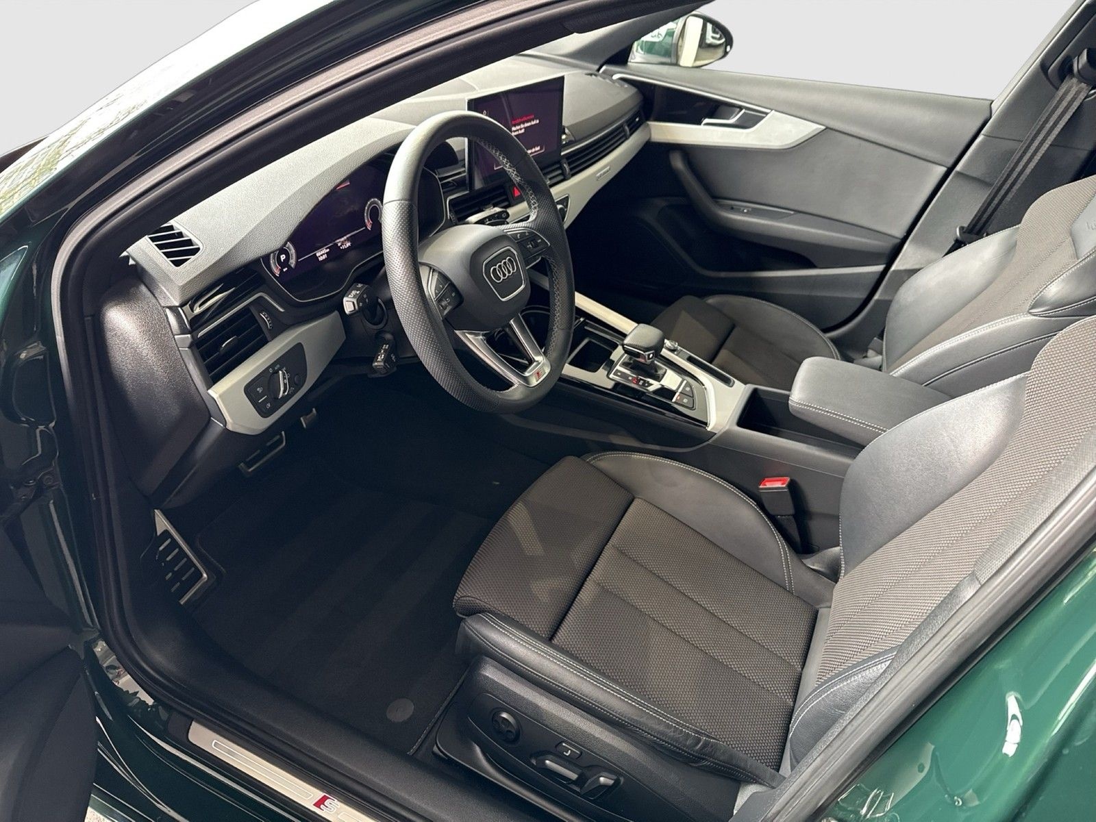 Audi A4 Avant 40 Qu. S LINE AHK 360CAM LM18 NAVI+ foto 8