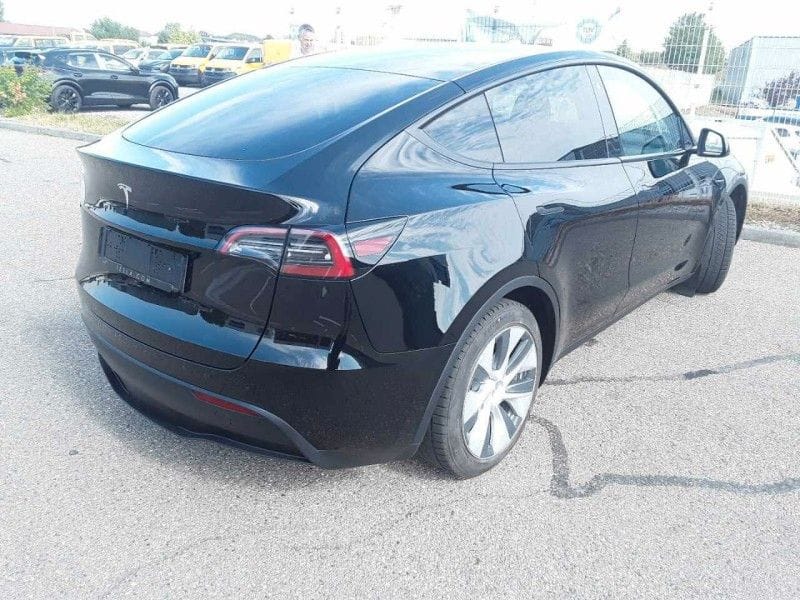 Tesla Model Y Standard Range RWD Wärmepumpe AHK DAB foto 2