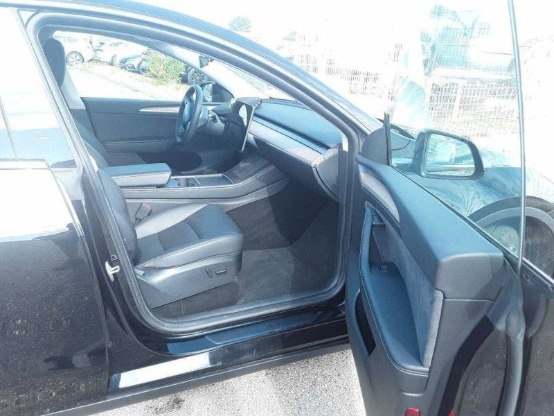 Tesla Model Y Standard Range RWD Wärmepumpe AHK DAB foto 4