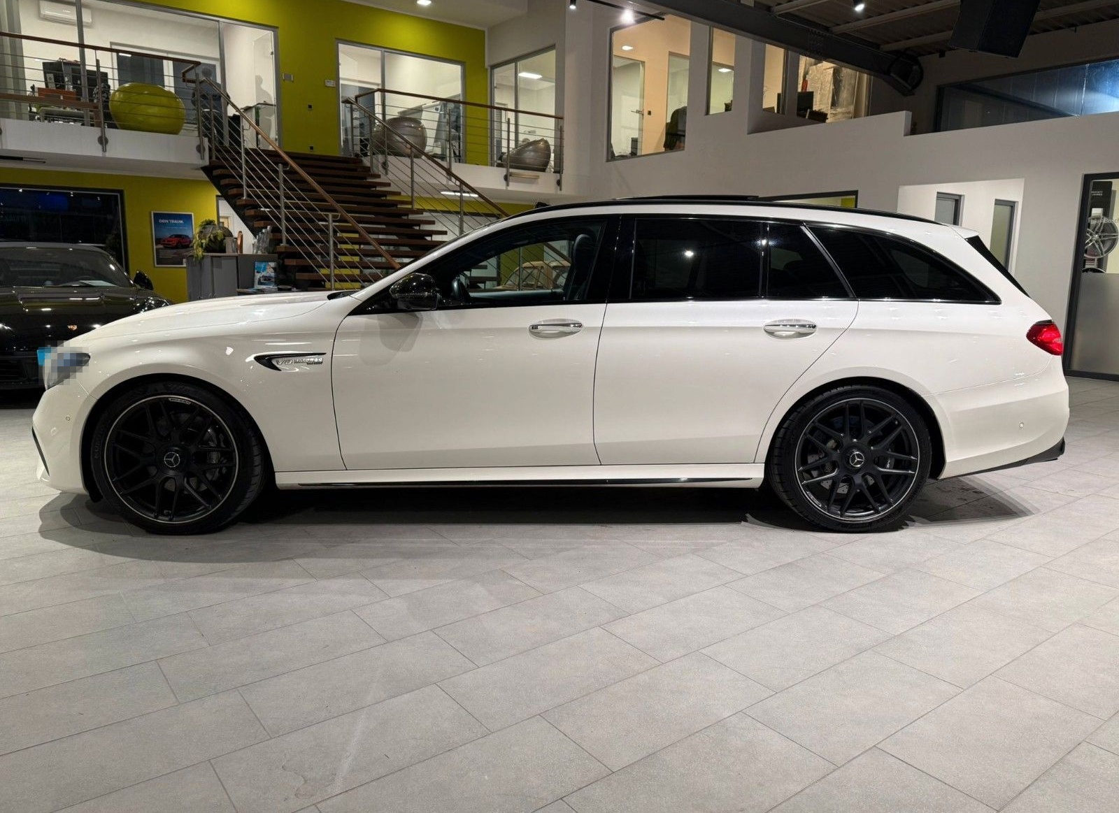 Mercedes-Benz E 63 AMG T-Modell 4Matic*Pano*Memory*Head-up* foto 2