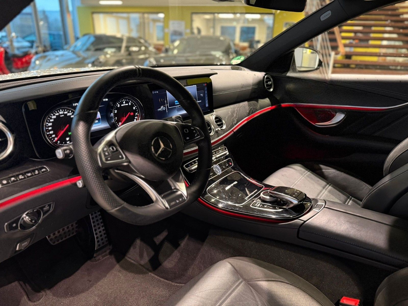 Mercedes-Benz E 63 AMG T-Modell 4Matic*Pano*Memory*Head-up* foto 18
