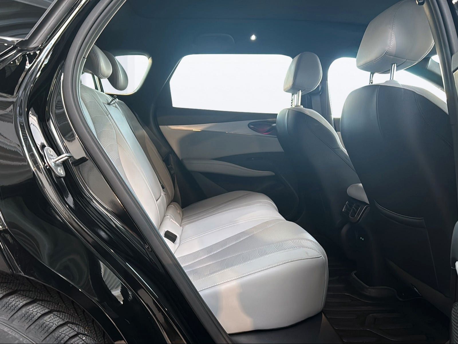 BYD SEAL 6 1.5 DM-i Touring Comfort foto 9
