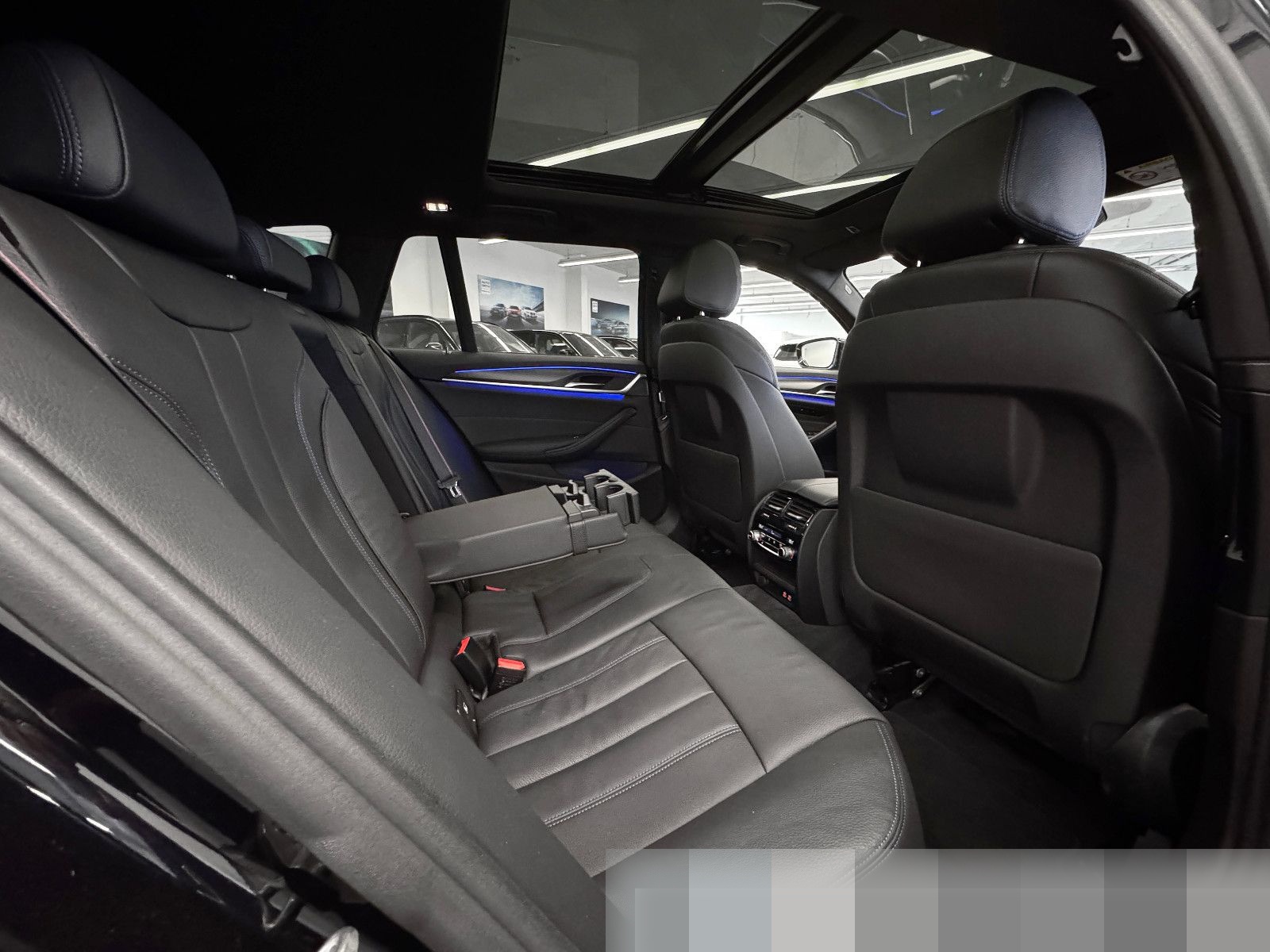 BMW 530d xDrive Touring M-SPORT-PRO LEDER ST-HZ PANO foto 15