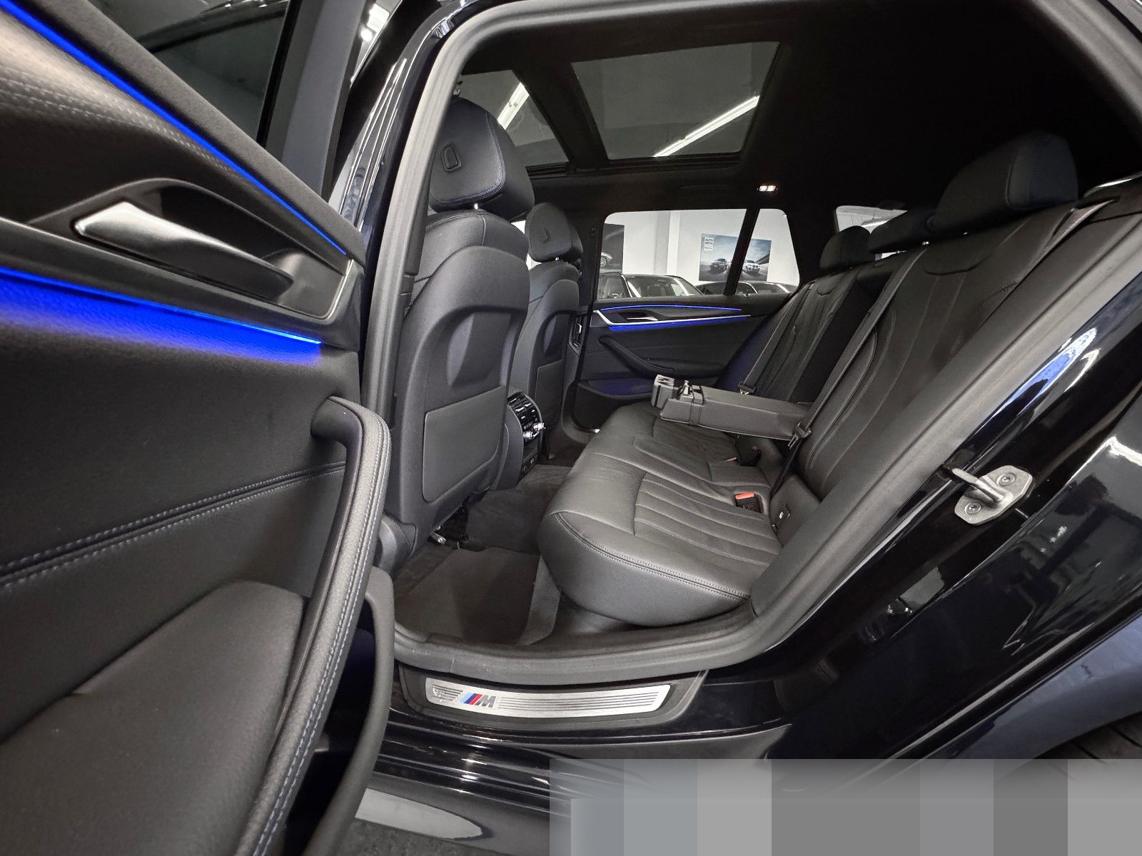 BMW 530d xDrive Touring M-SPORT-PRO LEDER ST-HZ PANO foto 16