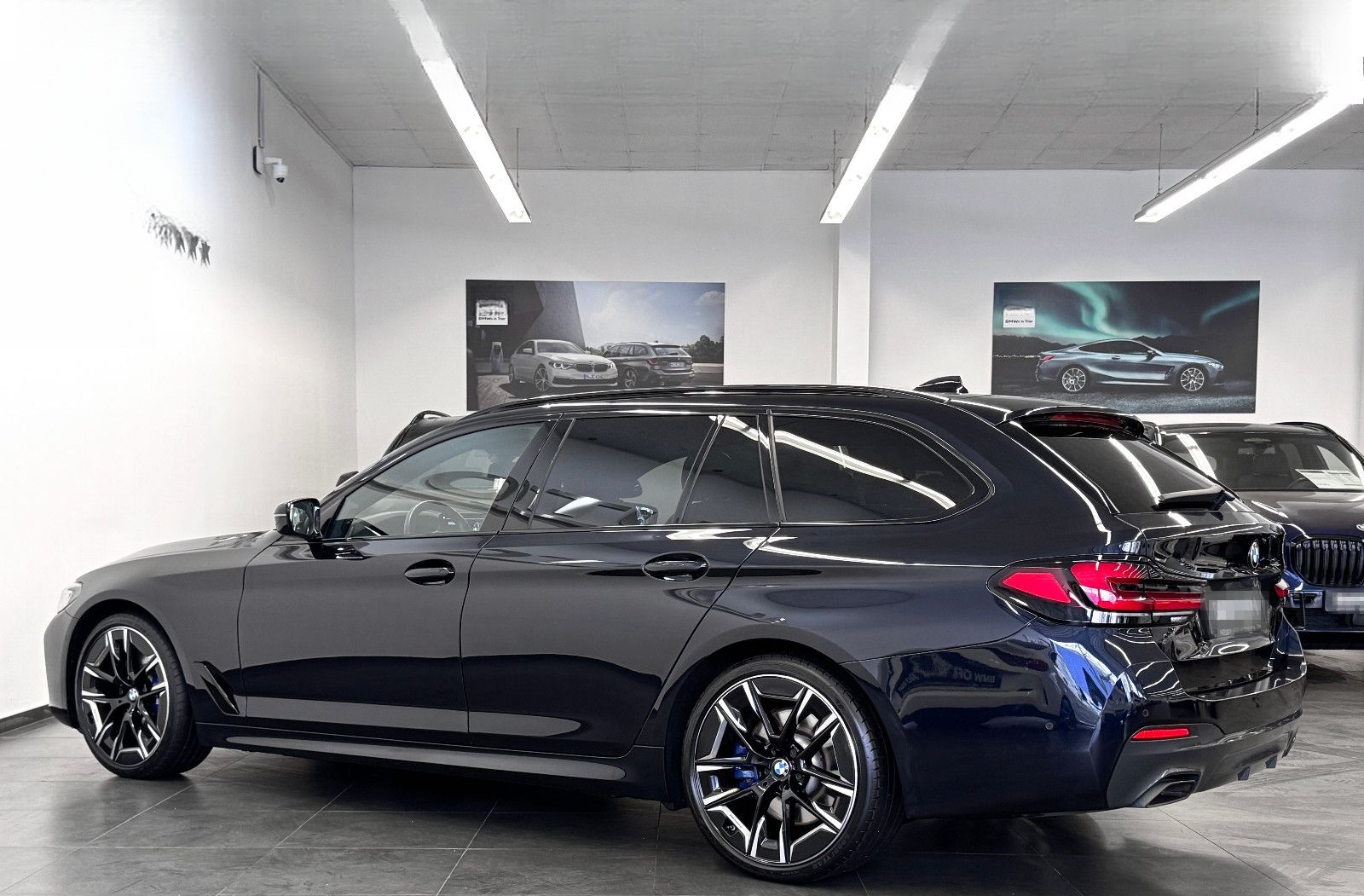 BMW 530d xDrive Touring M-SPORT-PRO LEDER ST-HZ PANO foto 4