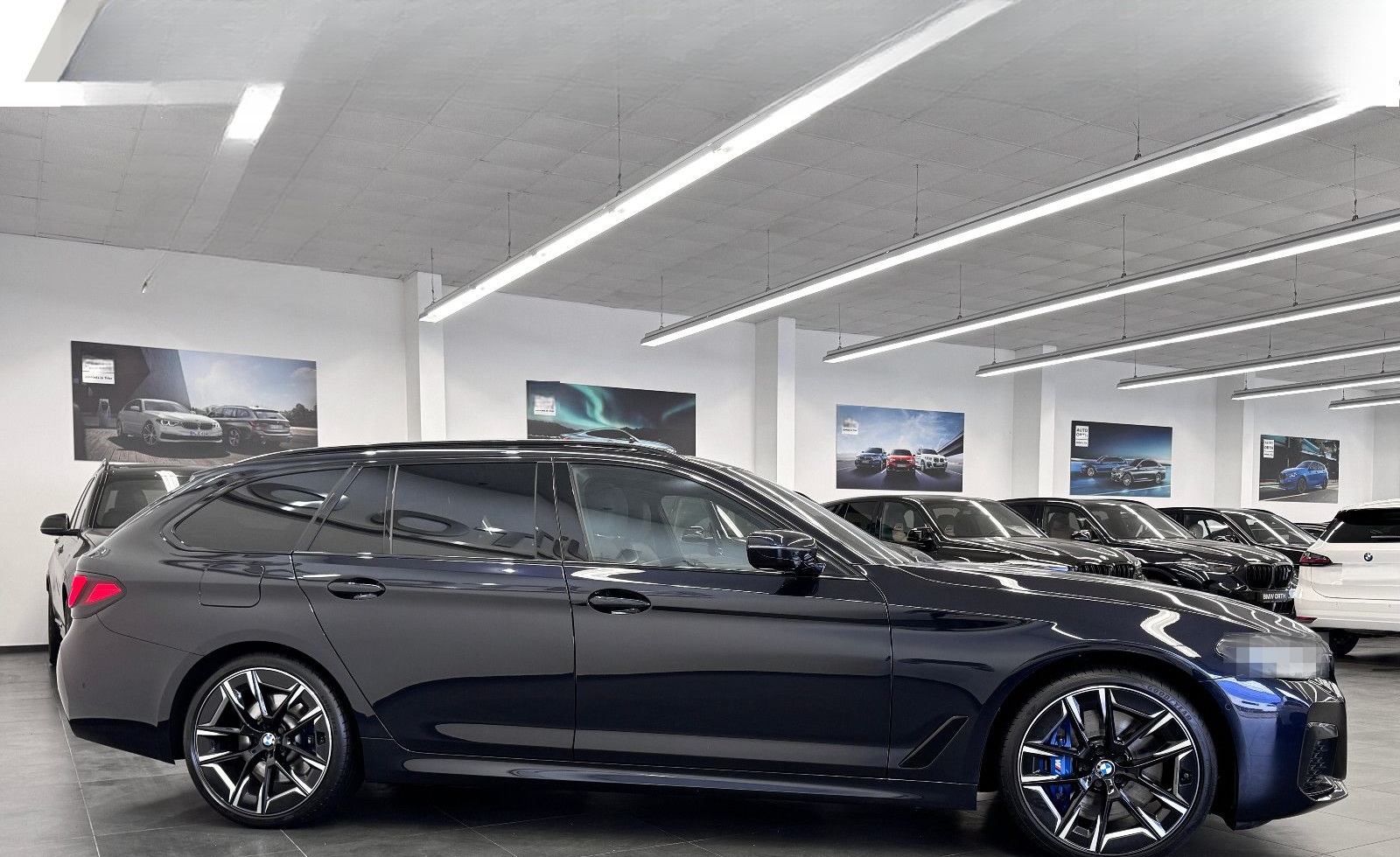 BMW 530d xDrive Touring M-SPORT-PRO LEDER ST-HZ PANO foto 7