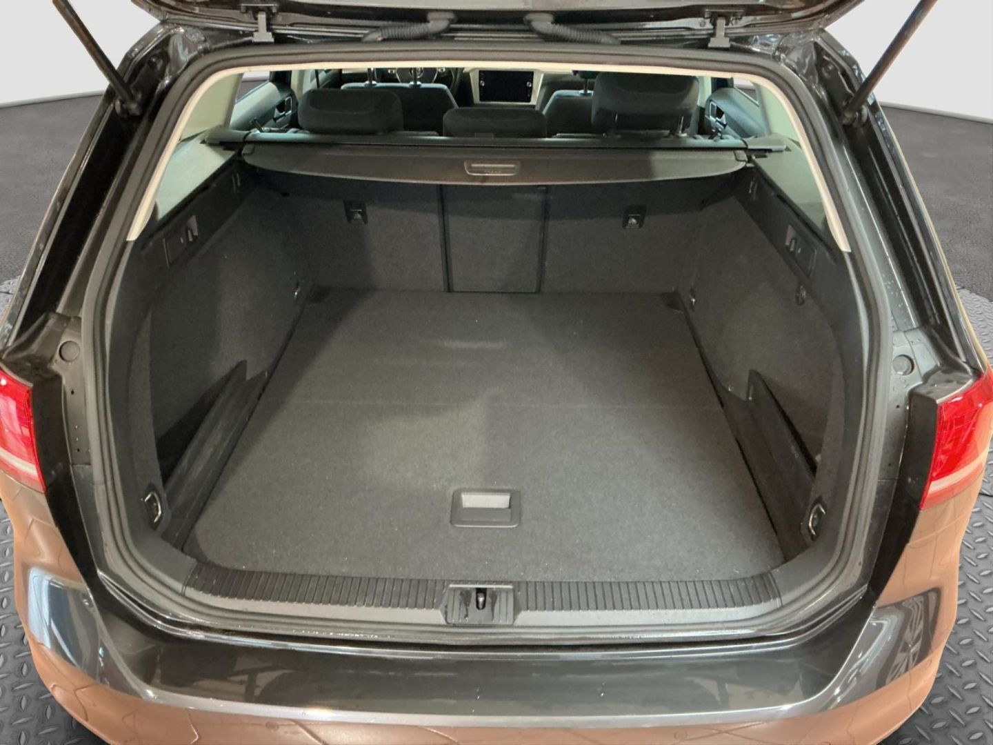 Volkswagen Passat Variant 2.0TDI 7-DSG Comfortline ACC LED  foto 19