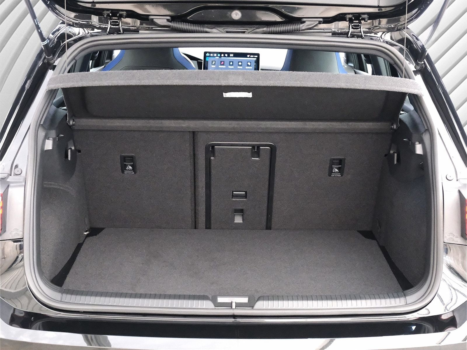 Volkswagen Golf R VIII Lim. 2.0 TSI 245 kW 4Motion foto 6