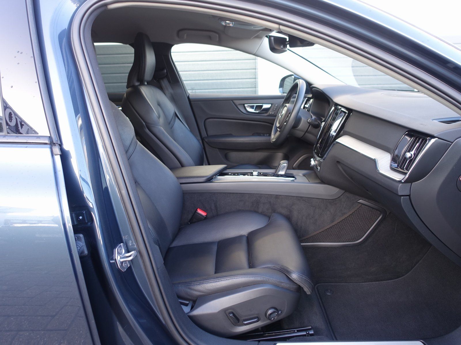 Volvo V60 Cross Country B5 AWD Pro AHK/BLIS/ACC/PILOT foto 11