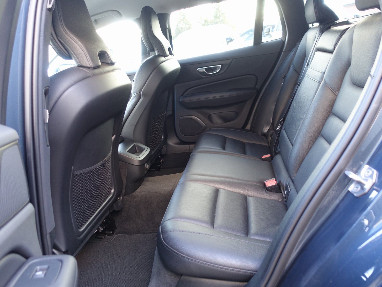 Volvo V60 Cross Country B5 AWD Pro AHK/BLIS/ACC/PILOT foto 13