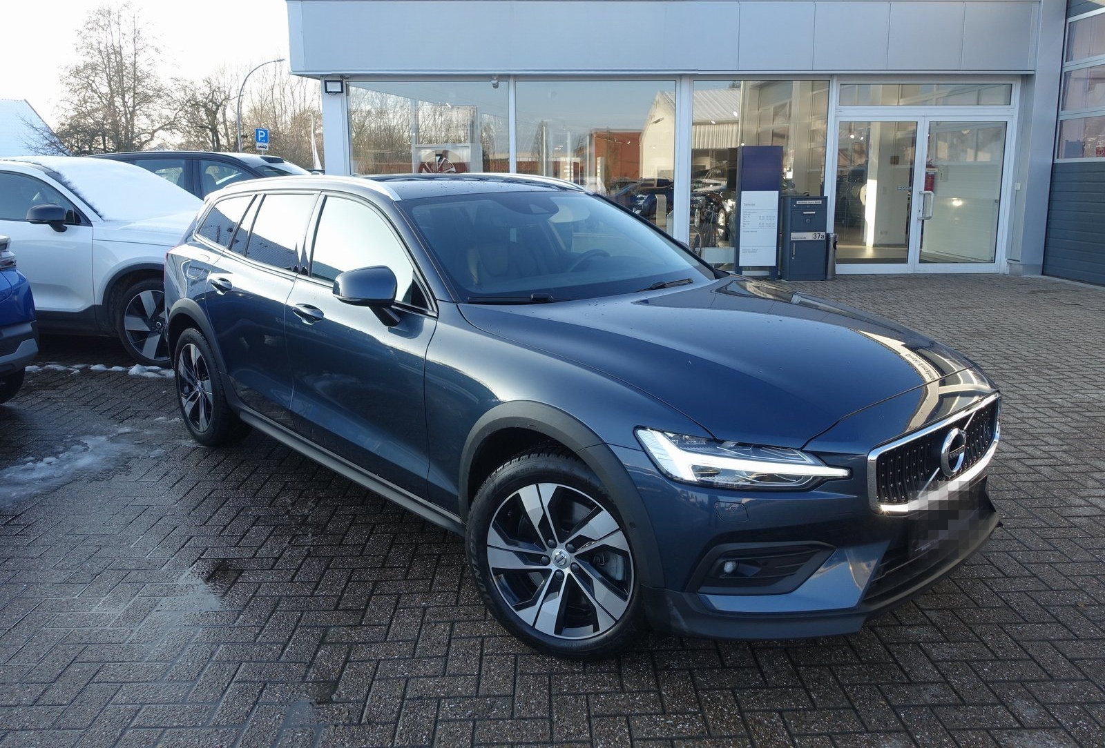 Volvo V60 Cross Country B5 AWD Pro AHK/BLIS/ACC/PILOT foto 4