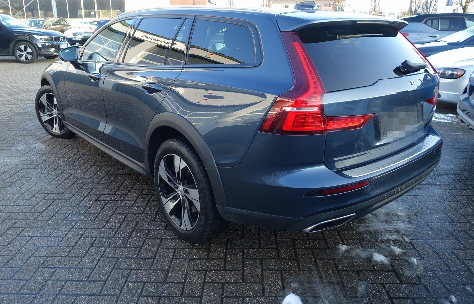 Volvo V60 Cross Country B5 AWD Pro AHK/BLIS/ACC/PILOT foto 5