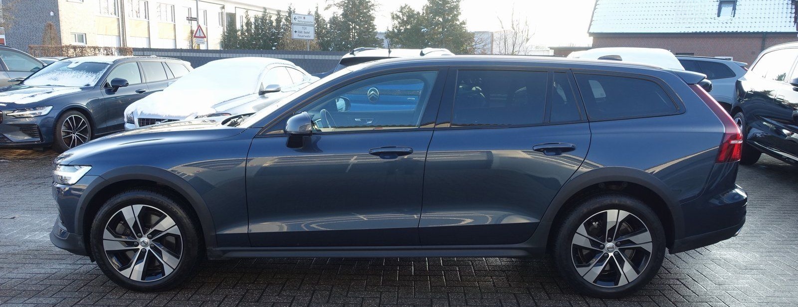 Volvo V60 Cross Country B5 AWD Pro AHK/BLIS/ACC/PILOT foto 8