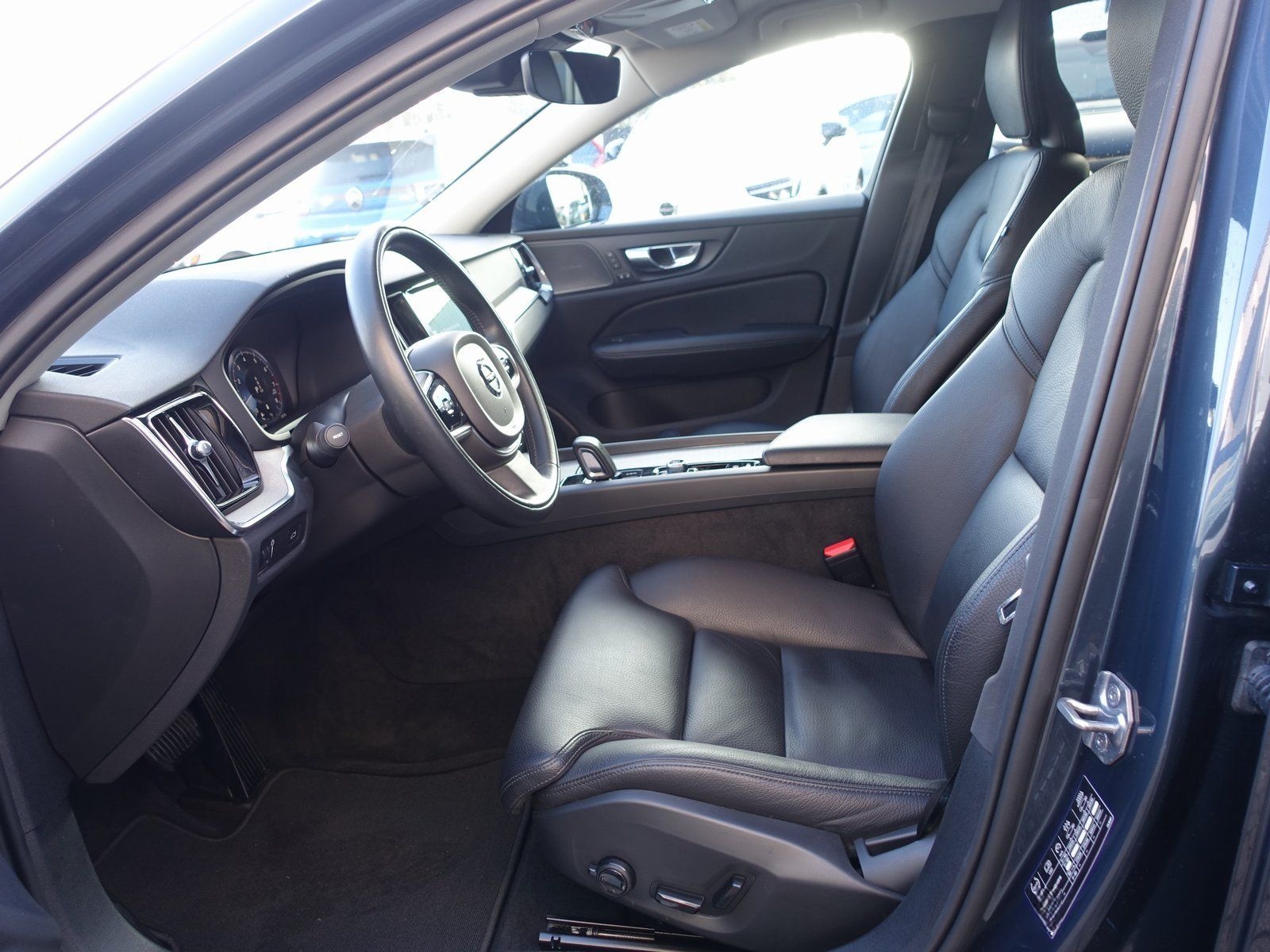 Volvo V60 Cross Country B5 AWD Pro AHK/BLIS/ACC/PILOT foto 10