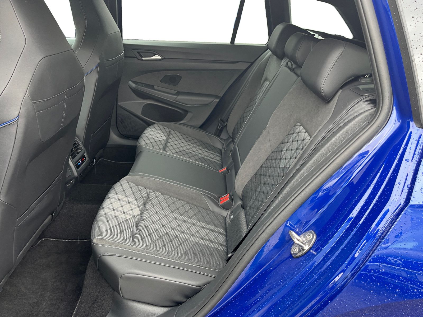 Volkswagen Golf VIII Variant 2.0TDI DSG R-Line Standh Pano foto 13