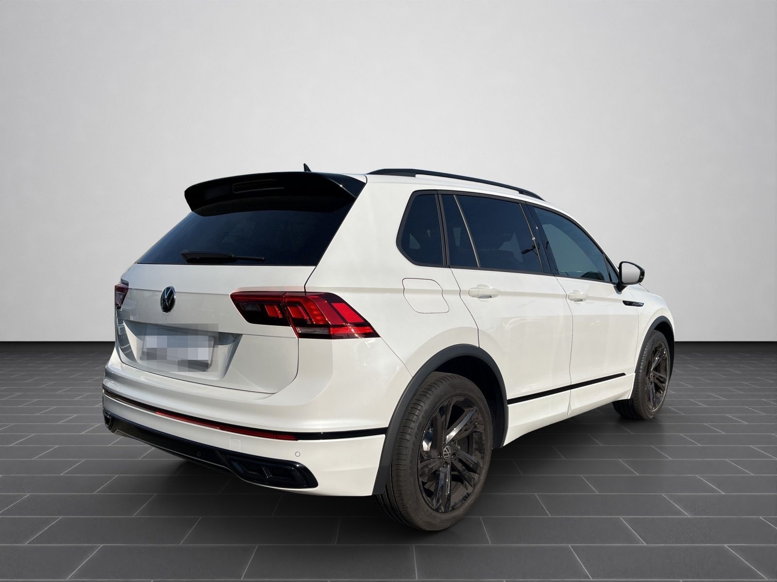 Volkswagen Tiguan 1.5 TSI DSG R-Line Navi, STHZ, AHK, App-C foto 2
