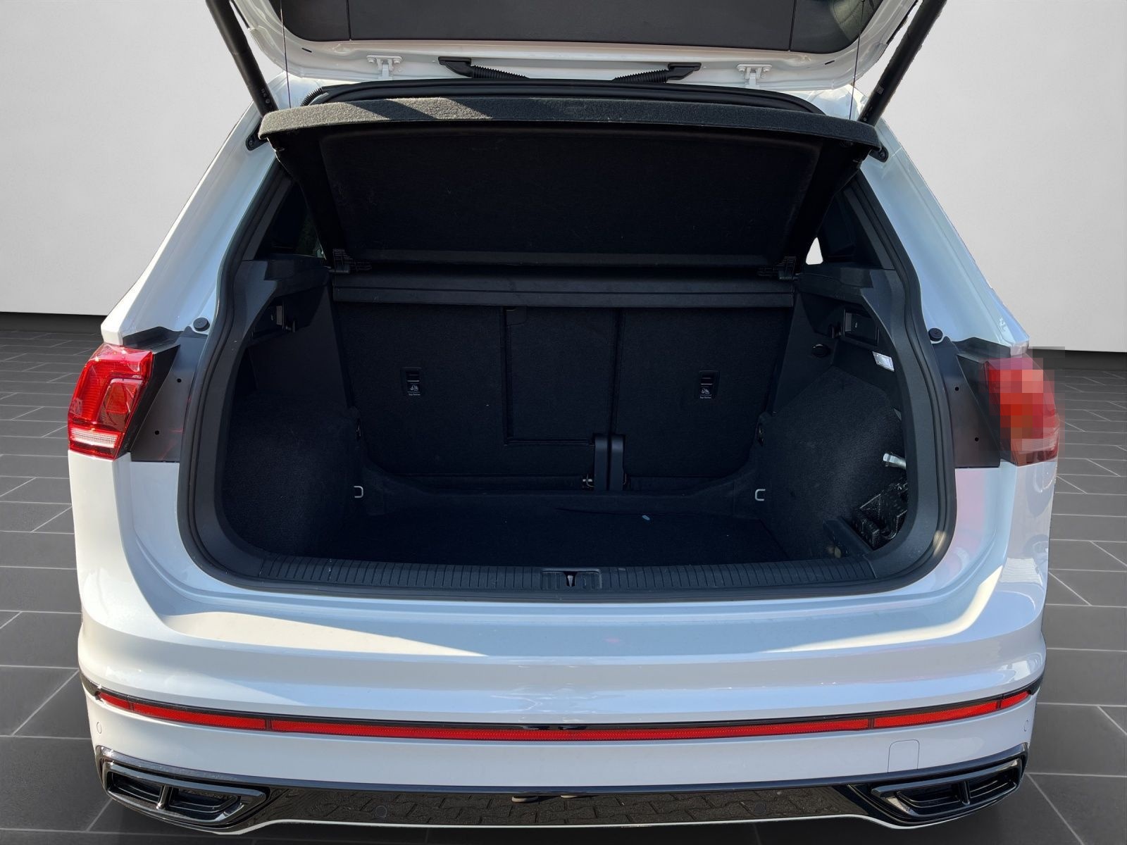 Volkswagen Tiguan 1.5 TSI DSG R-Line Navi, STHZ, AHK, App-C foto 14