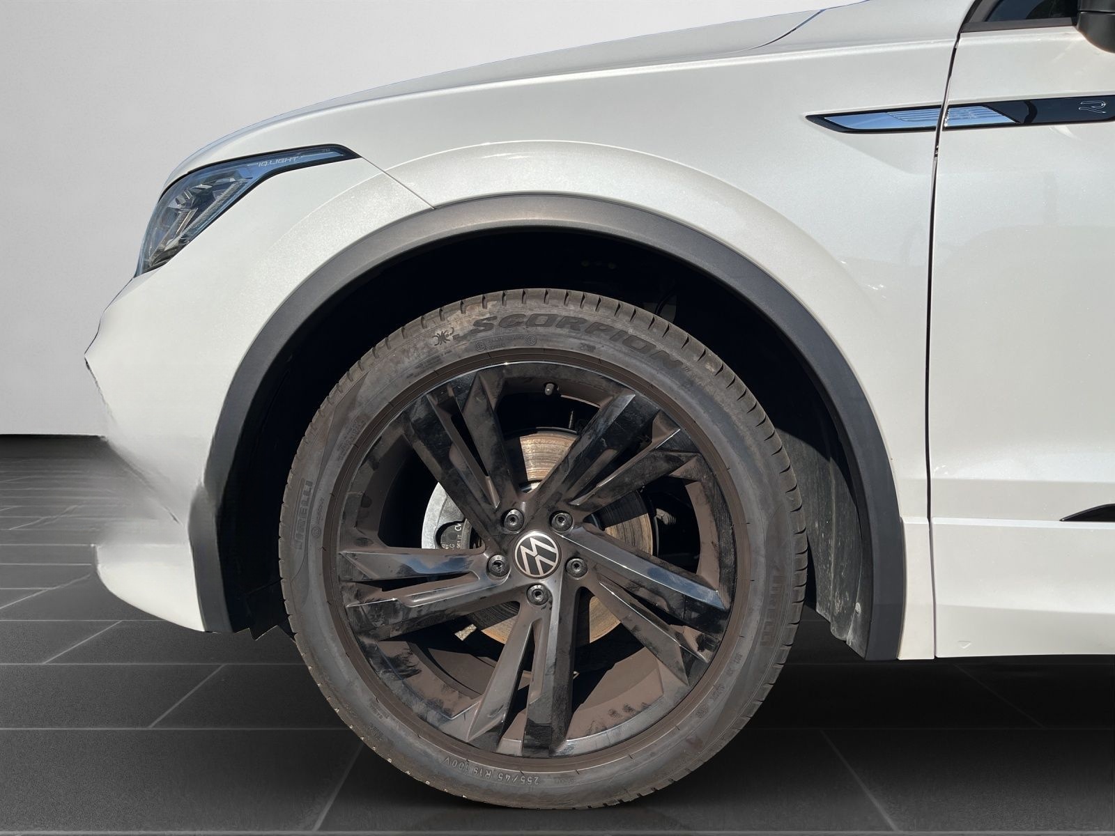 Volkswagen Tiguan 1.5 TSI DSG R-Line Navi, STHZ, AHK, App-C foto 8