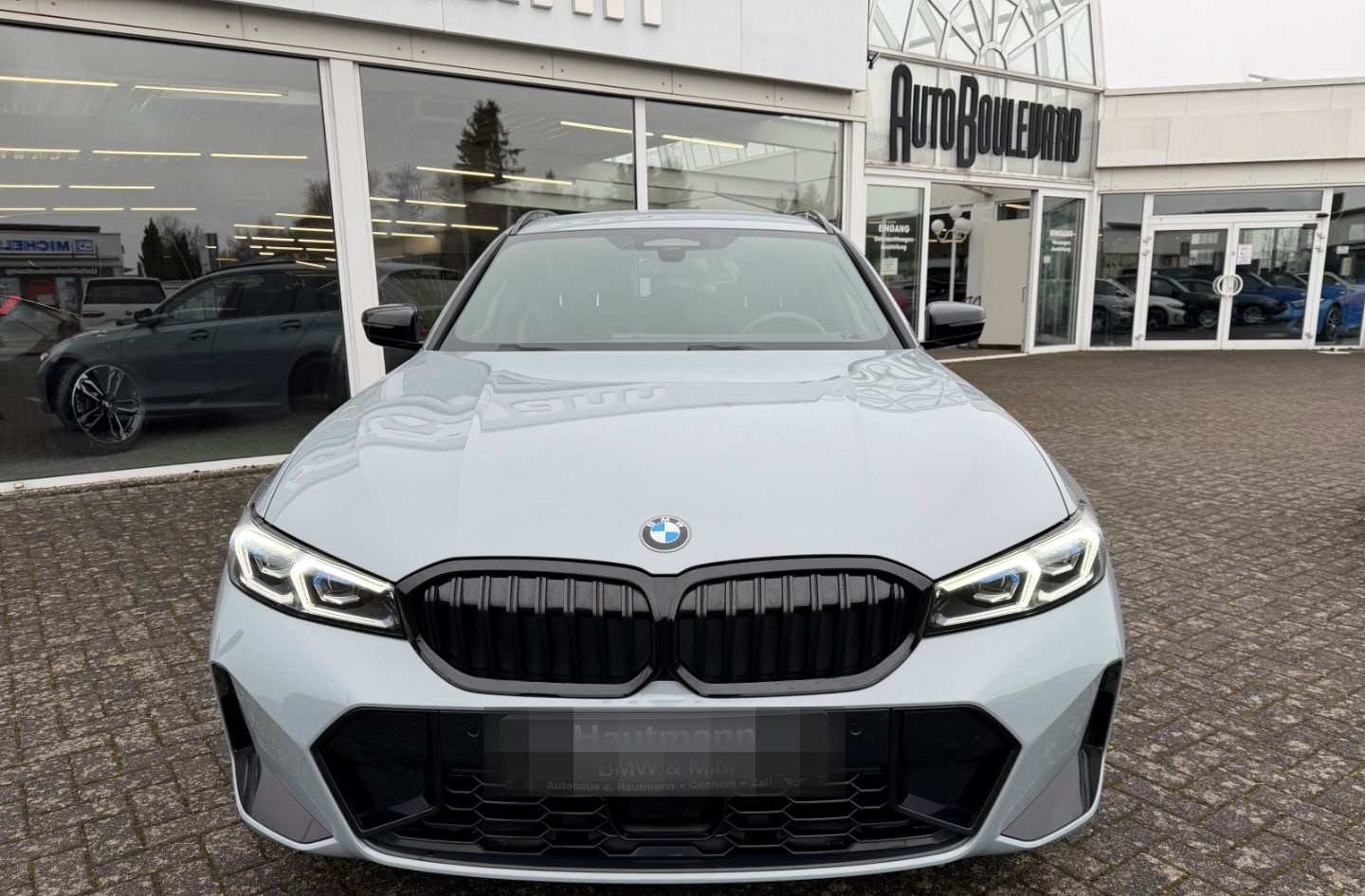 BMW 320 d Tour. xDrive M SPORT *AHK*ACC*STH*H&K*19'' foto 2