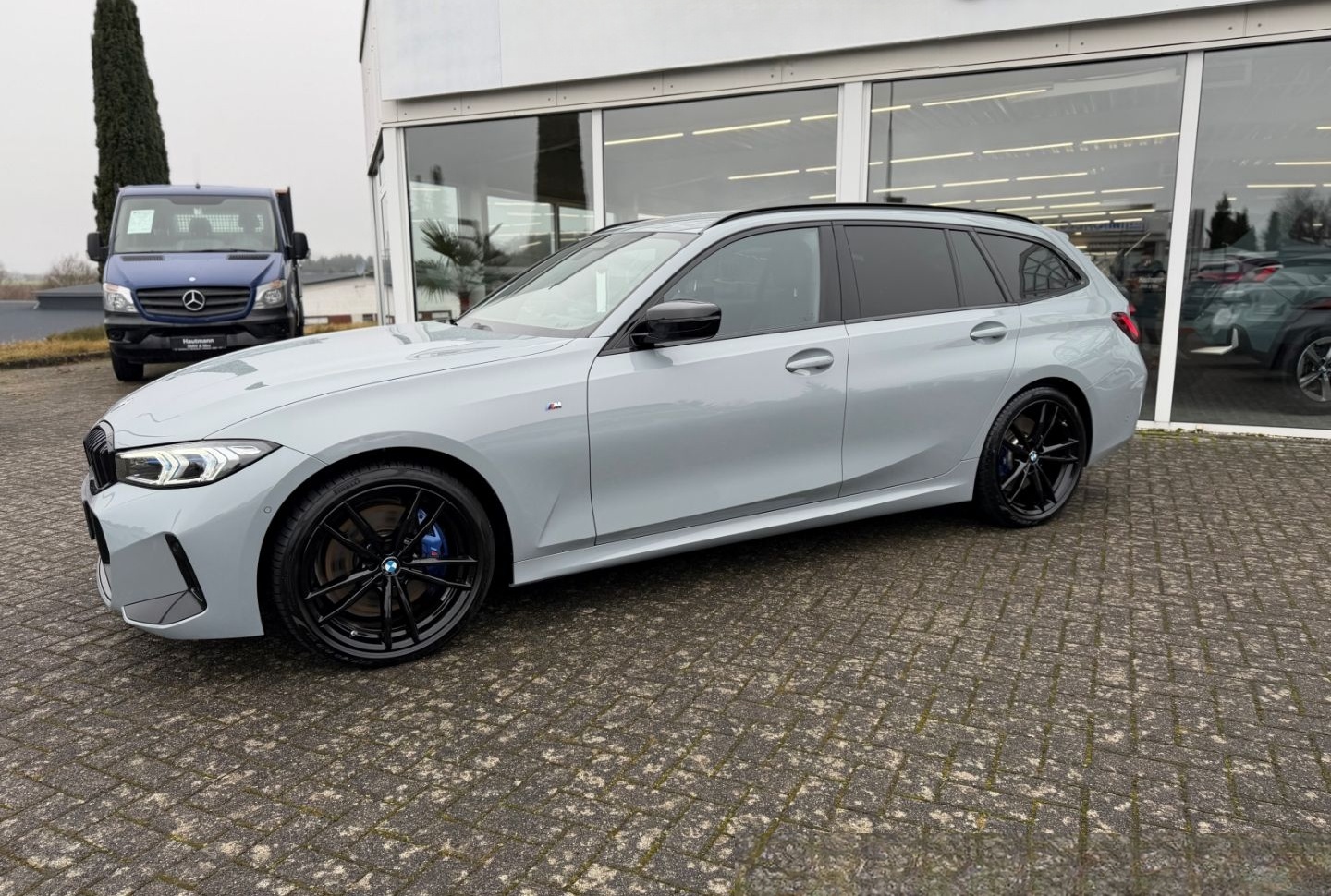 BMW 320 d Tour. xDrive M SPORT *AHK*ACC*STH*H&K*19'' foto 3