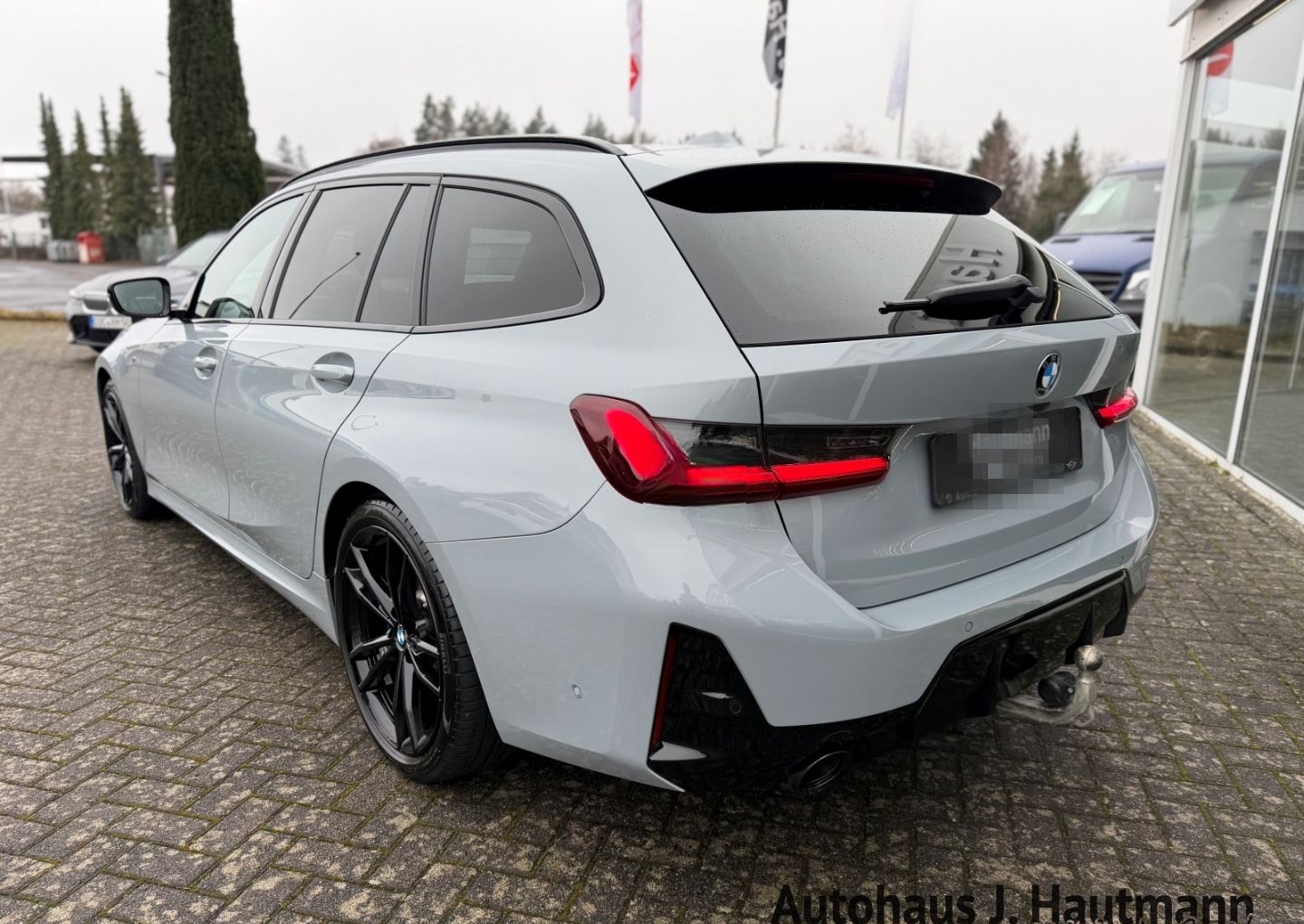 BMW 320 d Tour. xDrive M SPORT *AHK*ACC*STH*H&K*19'' foto 4