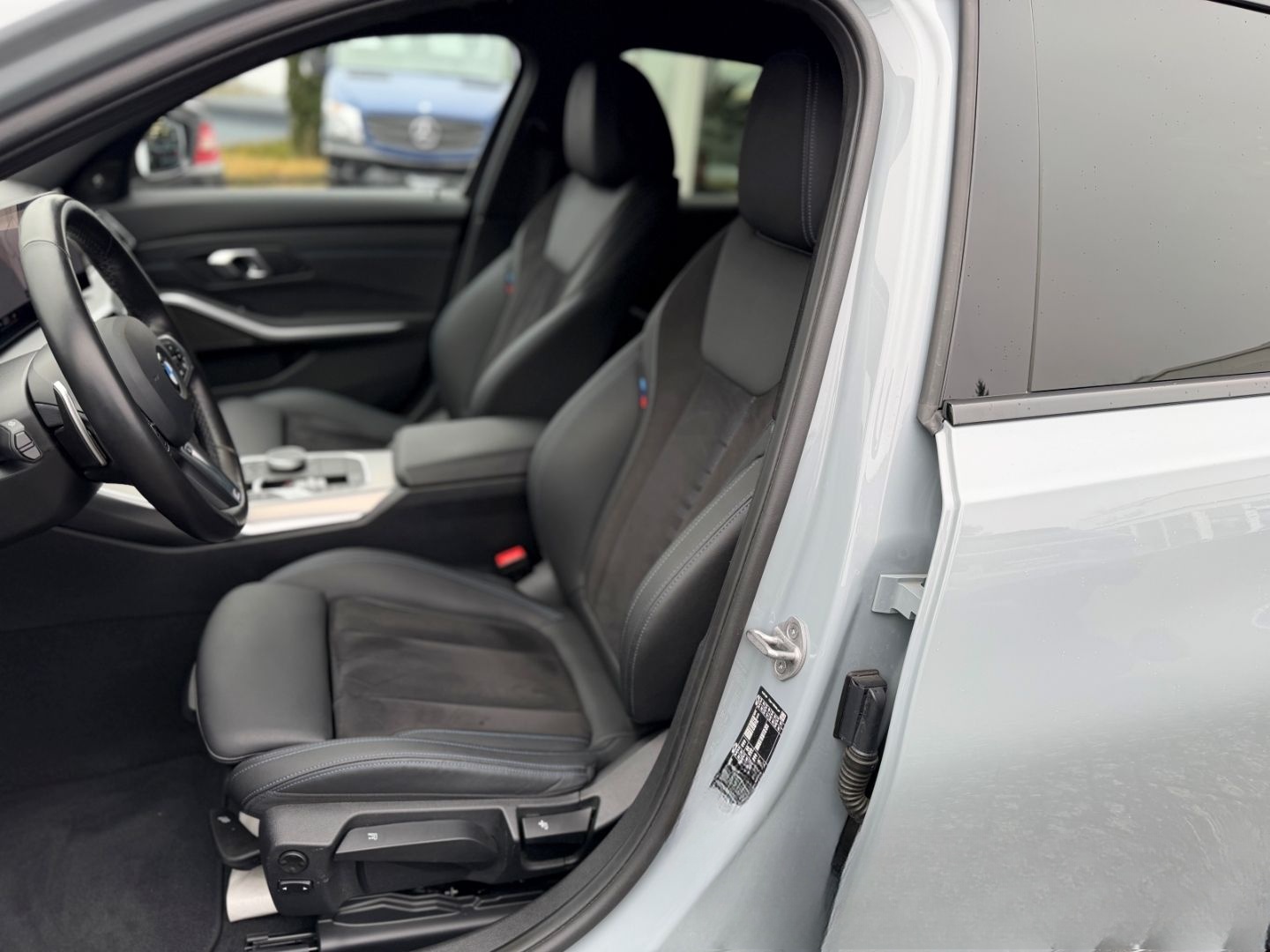 BMW 320 d Tour. xDrive M SPORT *AHK*ACC*STH*H&K*19'' foto 10