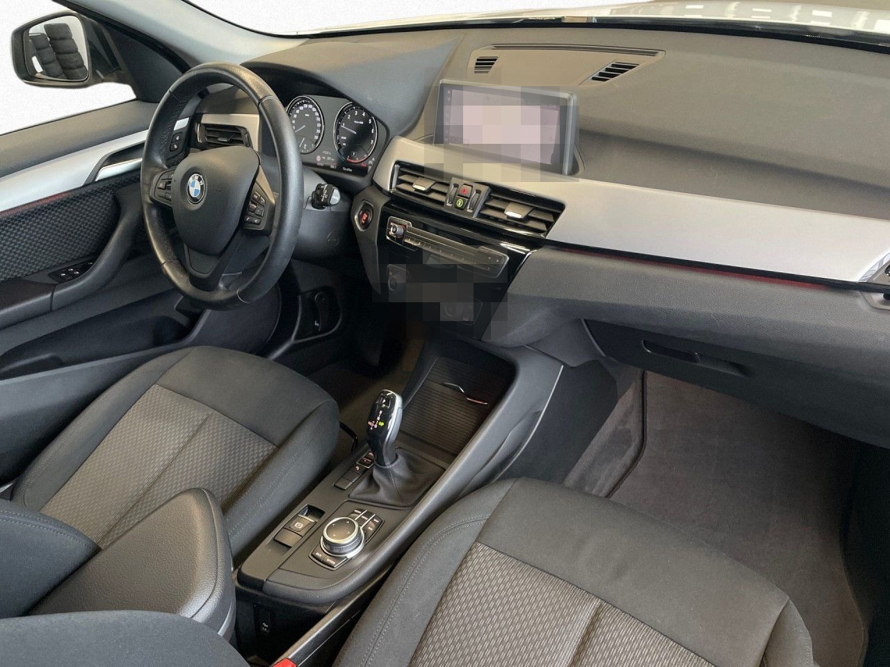 BMW X1 sDrive18i Advantage AHK,LED,ParkAss,Navi,SHZ foto 9